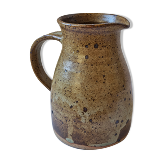 Sandstone pitcher