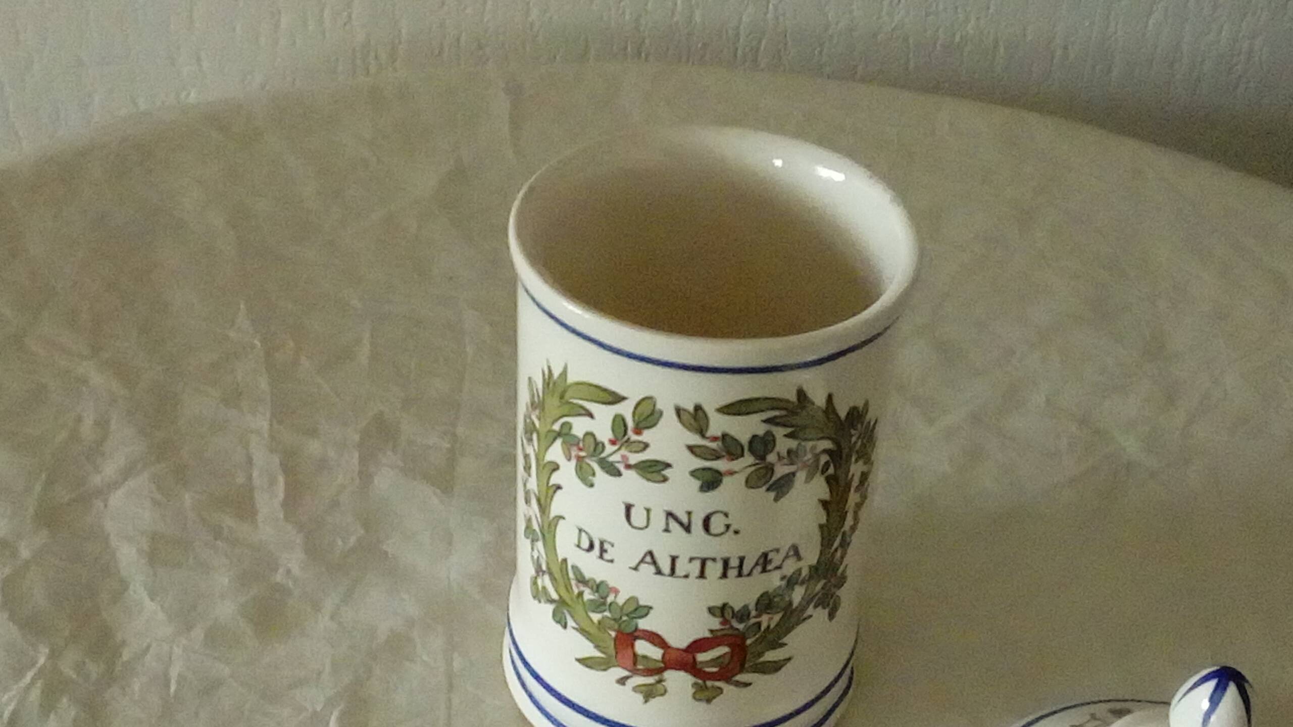 Medicine pot apothecary earthenware of st clement