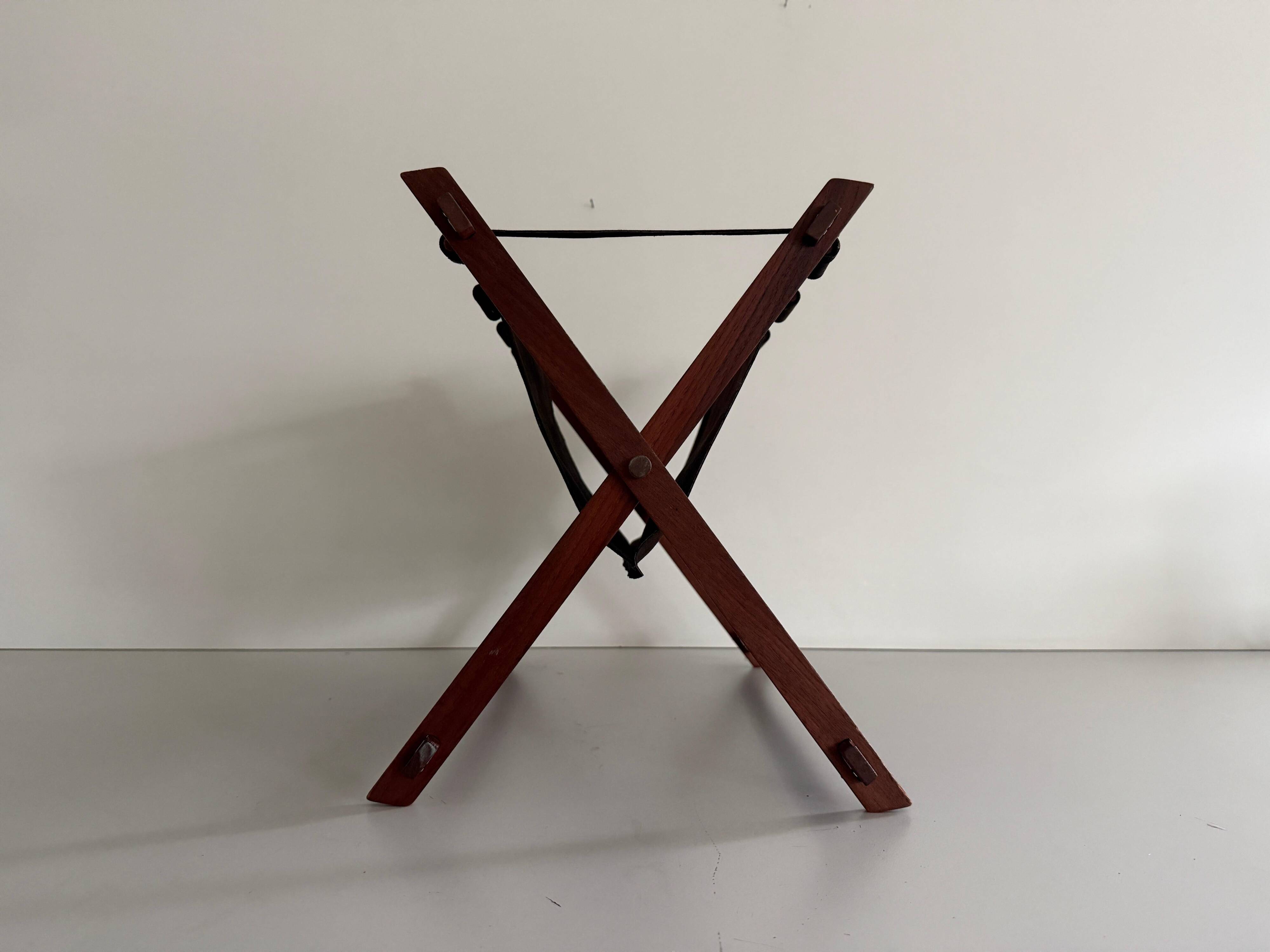 Support stand for mid-century teak and suede magazines and newspapers, 1960, Germany.