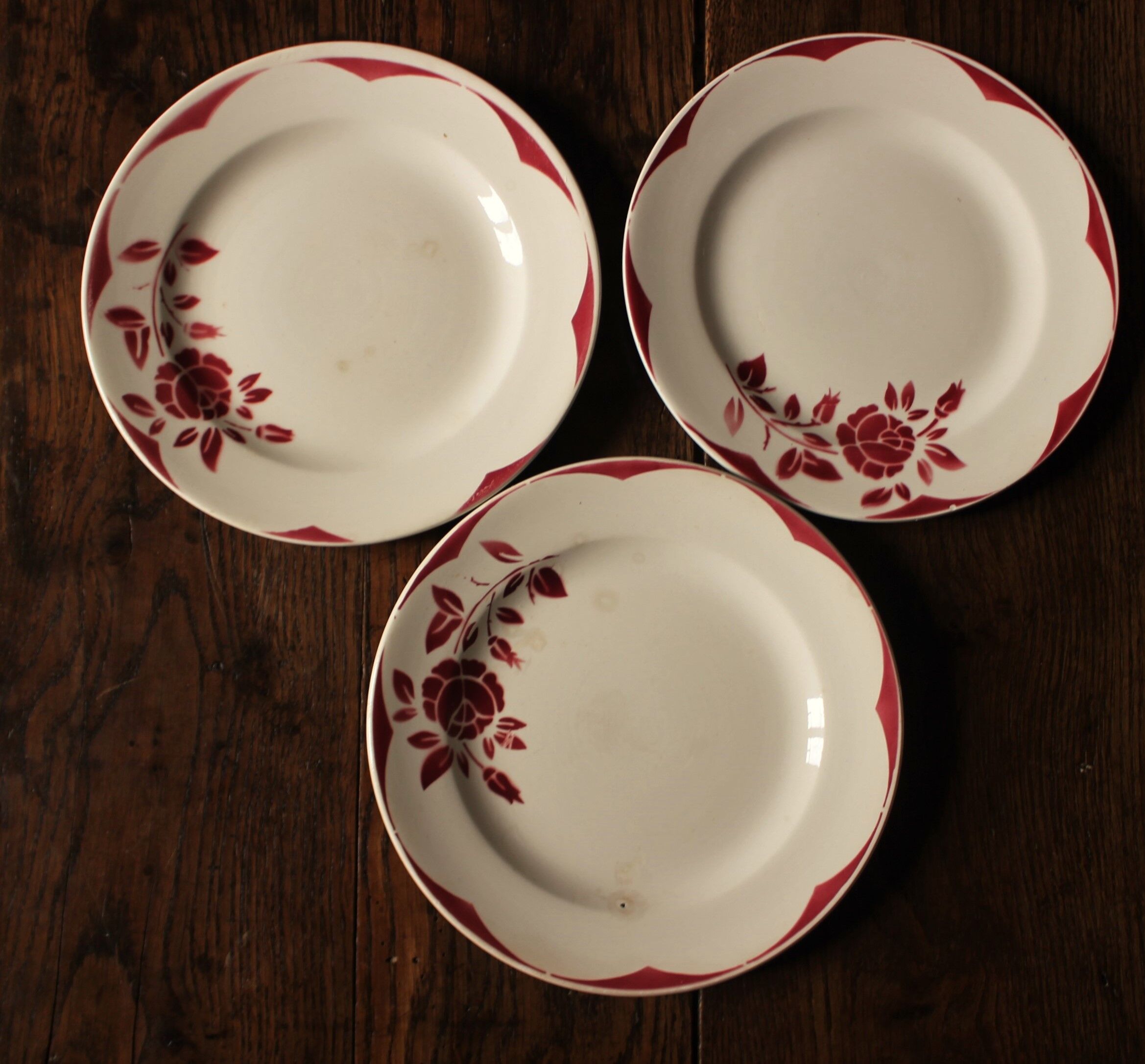 Lot 6 small mismatched plates Niger Corsica red Digoin Sarreguemines