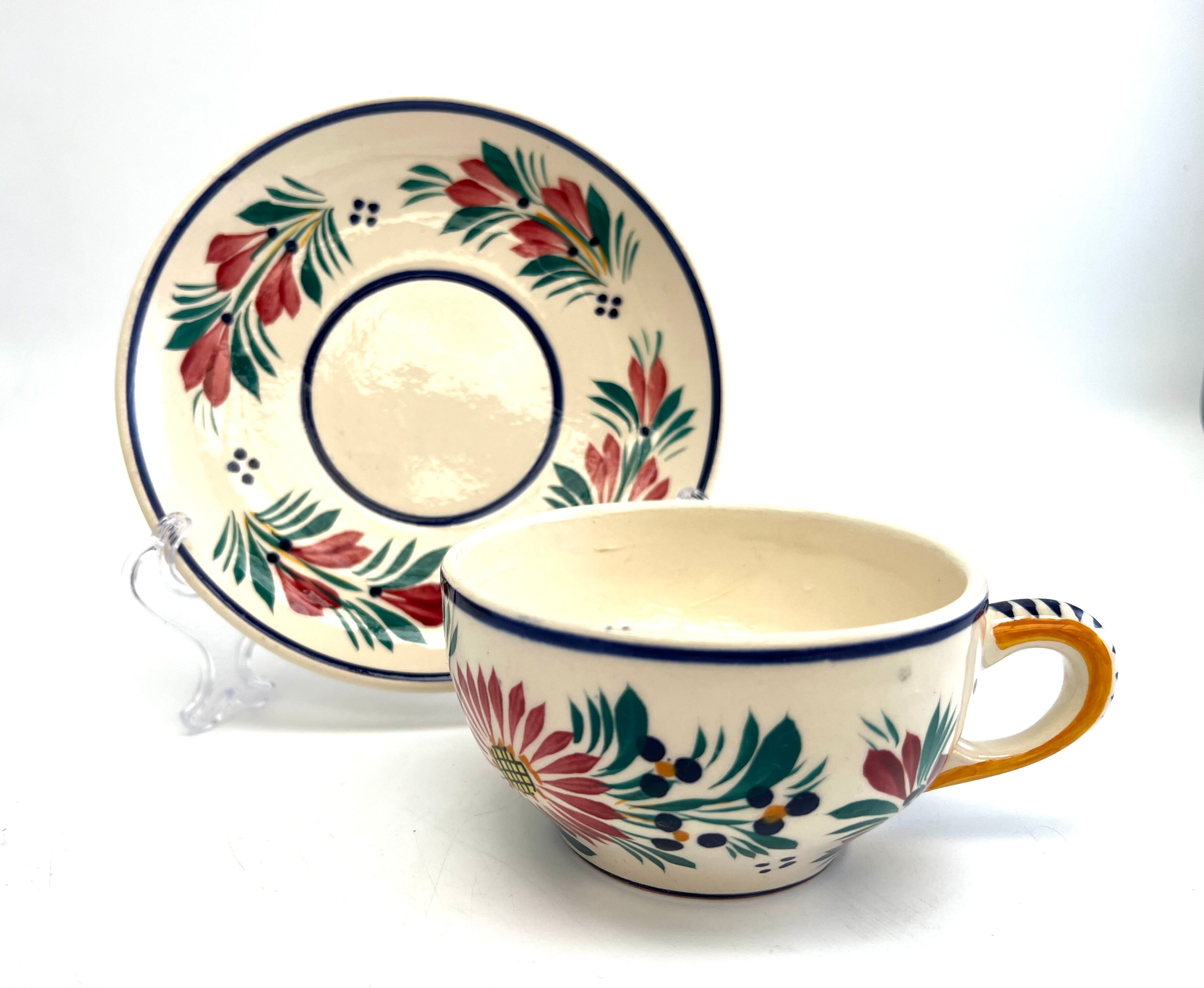 Tasse et sous tasse à thé Quimper décor fleurs