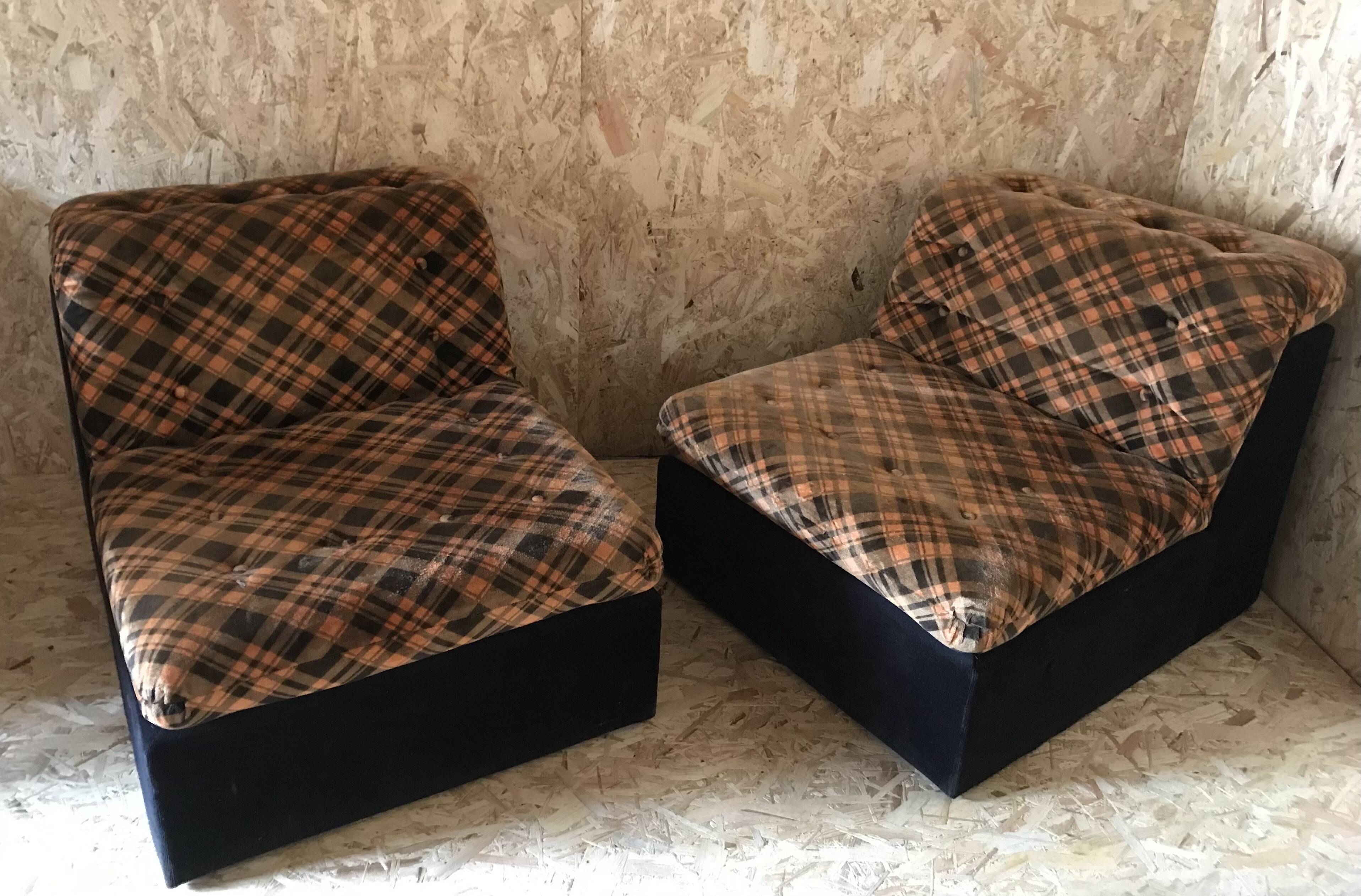 Paire de chauffeuses vintage pop 1970-1980
