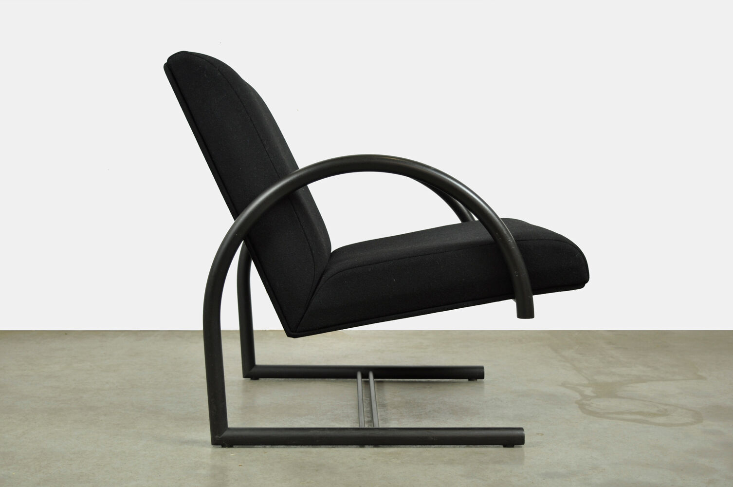 Post modern “circle” arm chair by Pierre Mazairac & Karel Boonzaaijer for Gelderland, 1980s