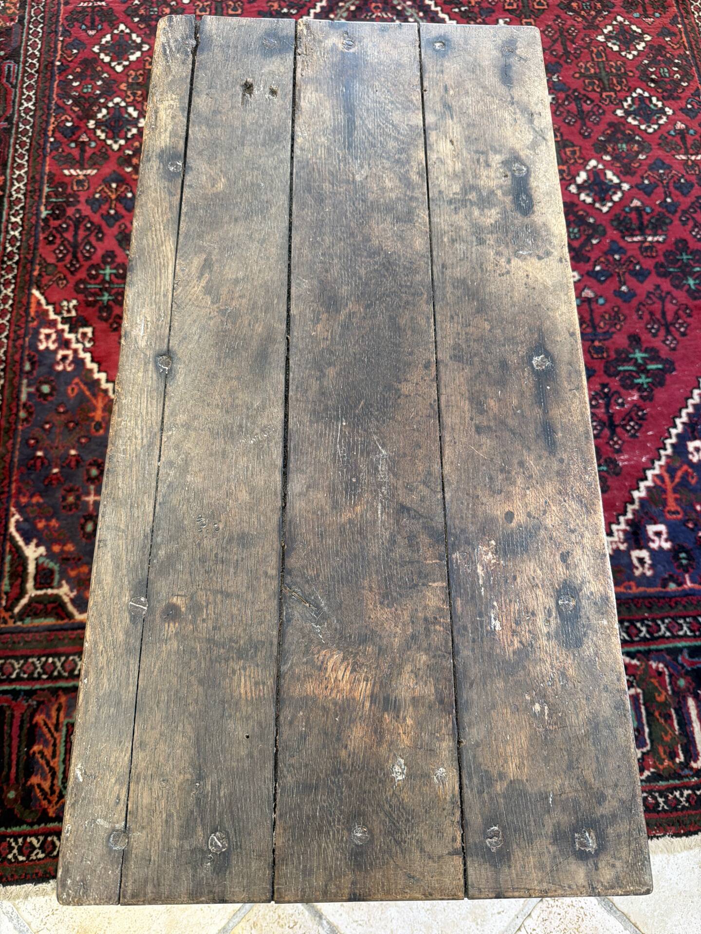Petite table de ferme ancienne en bois massif – Patine authentique