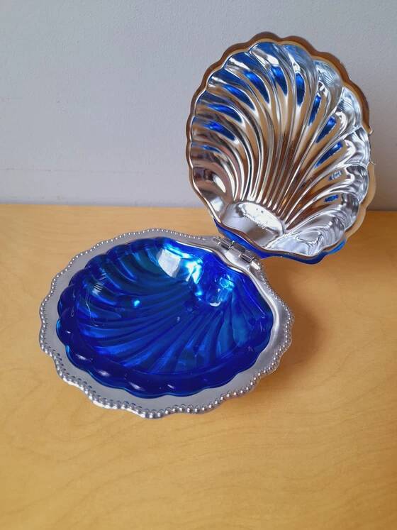 Shell butter dish