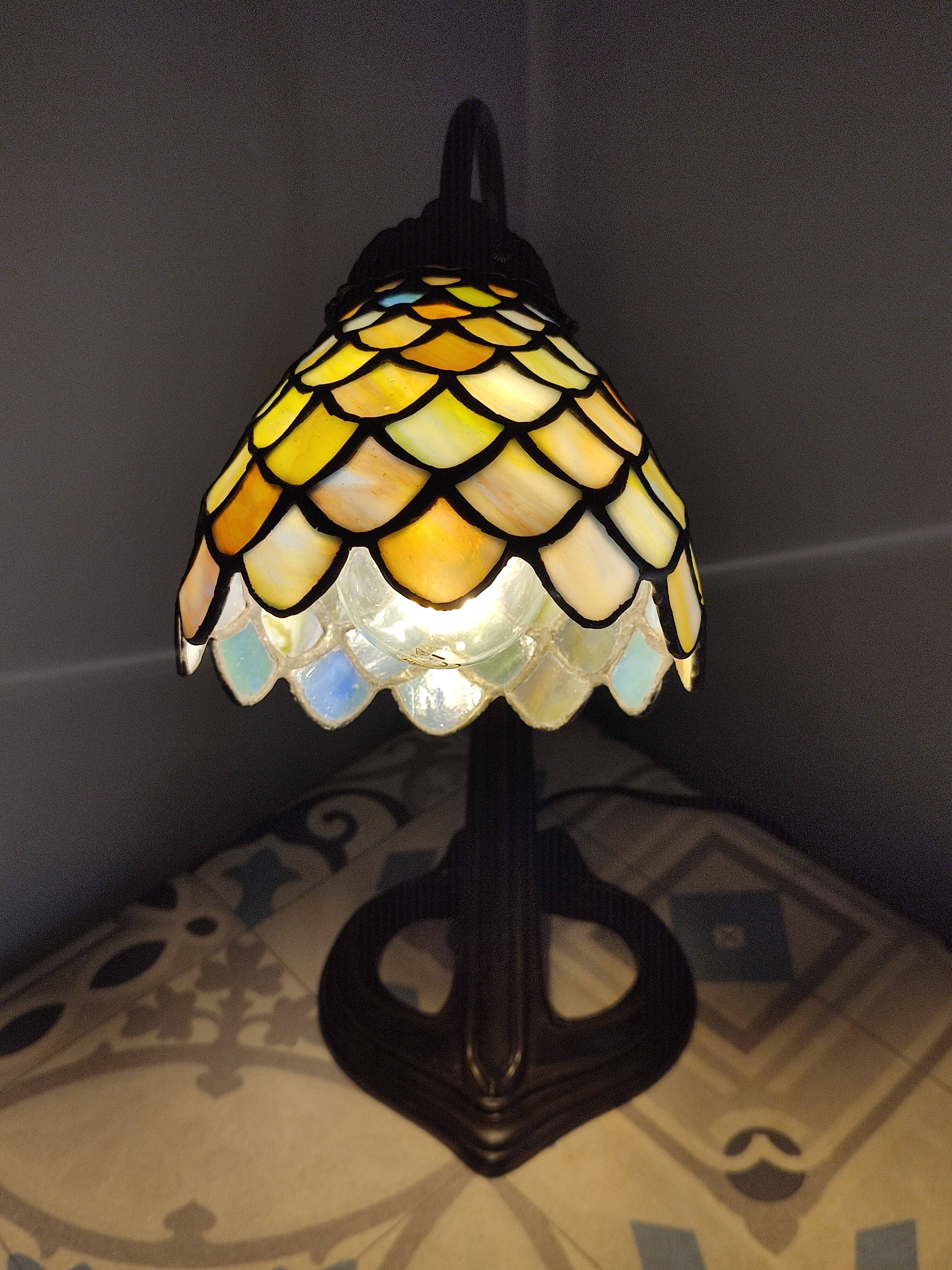Tiffany table lamp art deco style