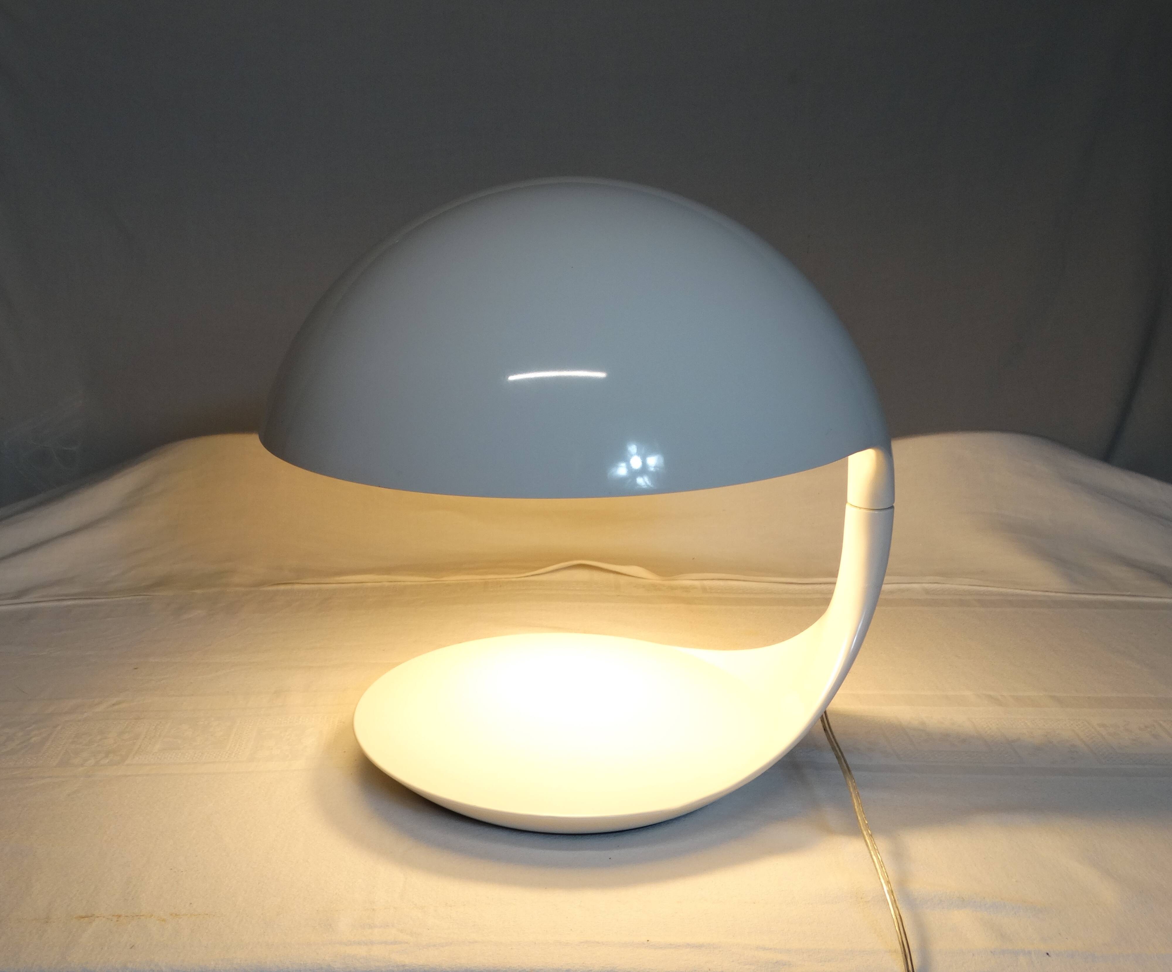 Martinelli luce. elio martinelli. cobra 629 lamp. white. 70s