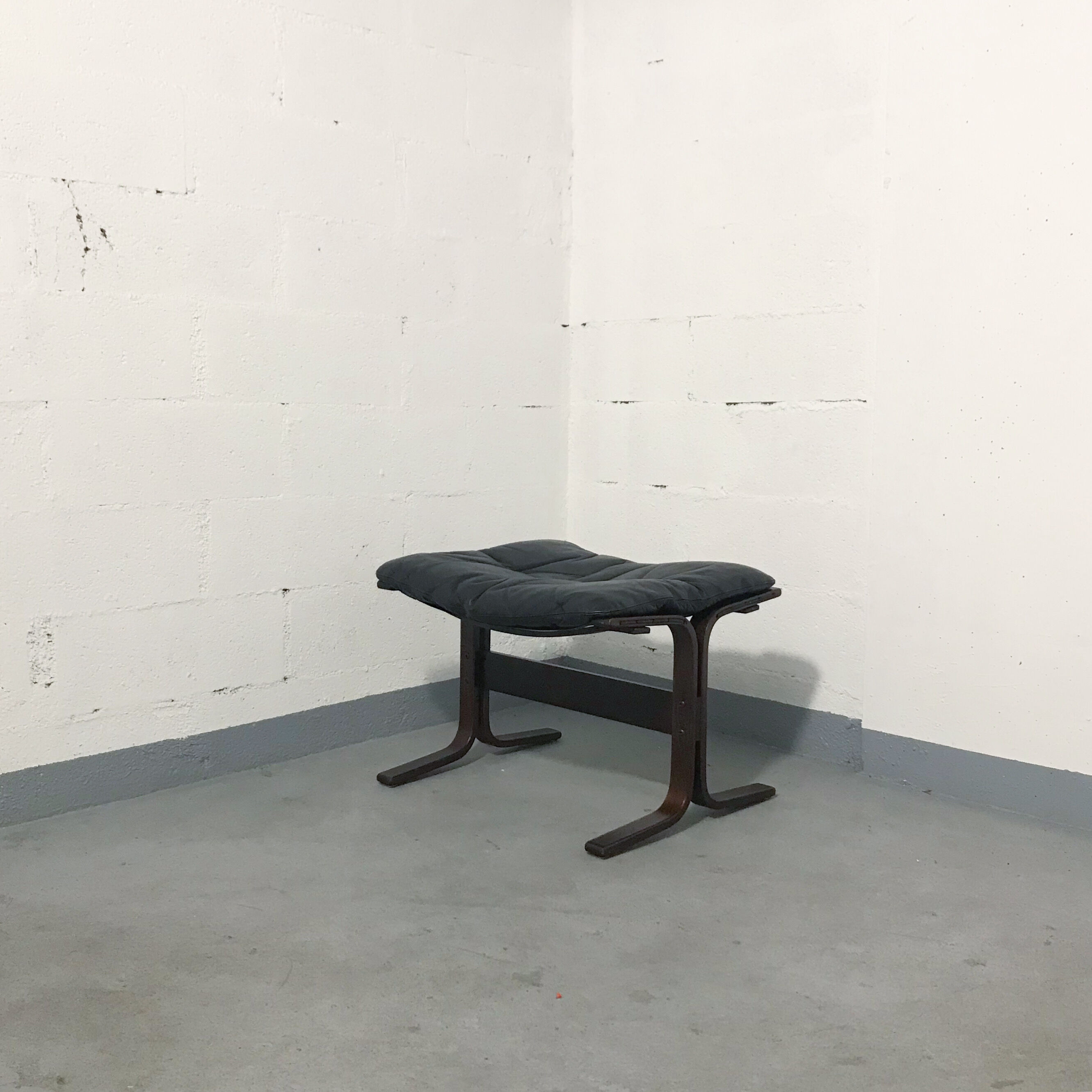 Ottoman "Siesta" by Ingmar Relling