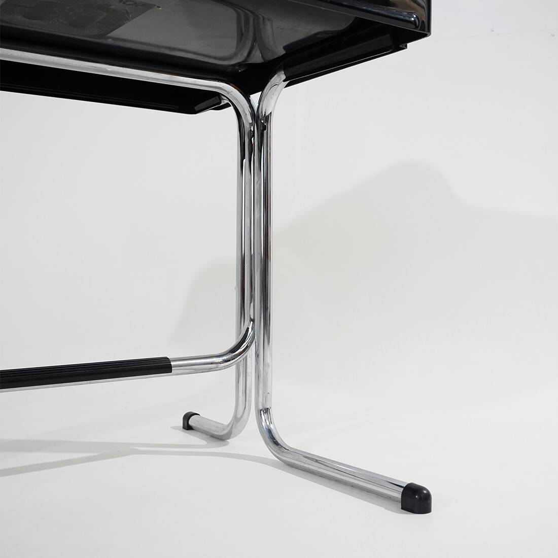 Desk with lamp by Vittorio Parigi and Nani Prina for Molteni, 1970s