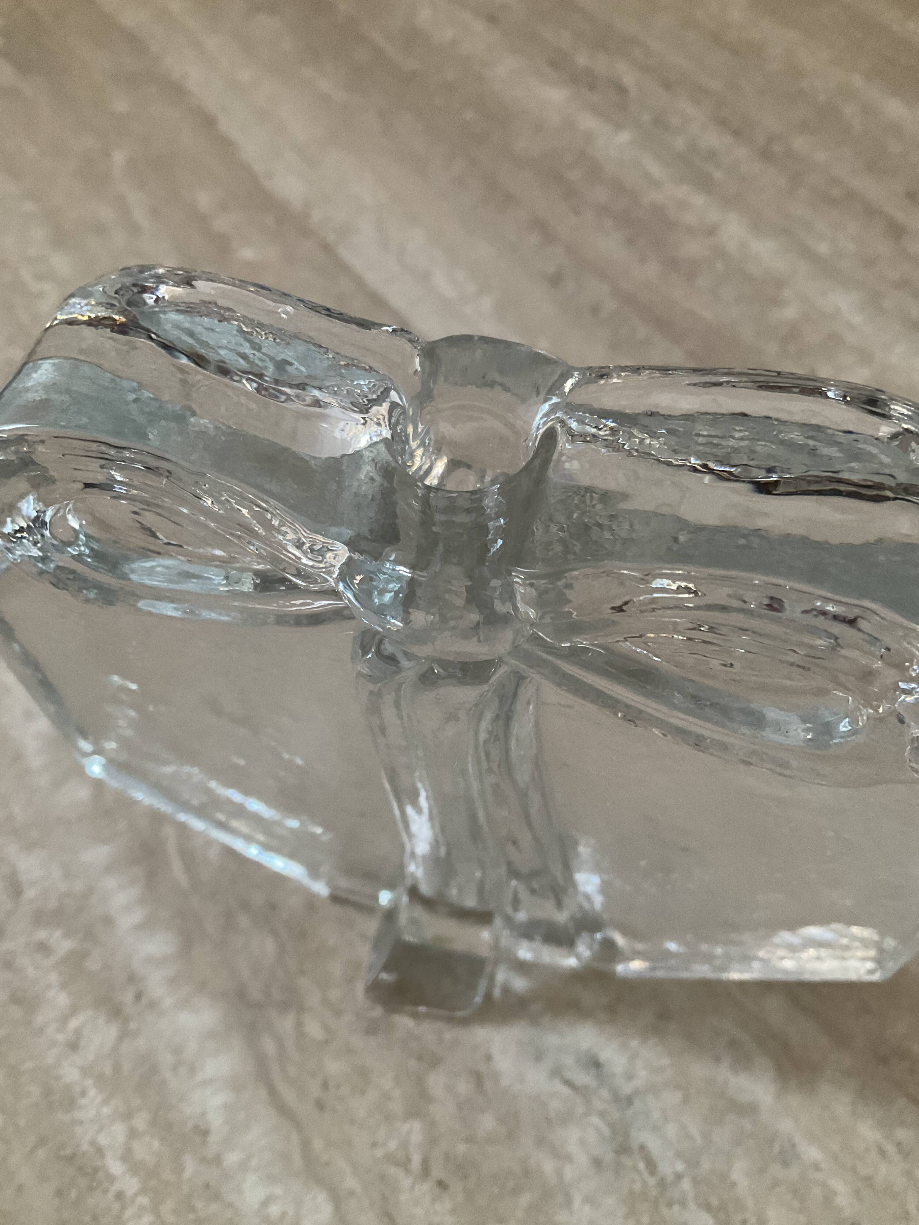 Vintage soliflore vase in molded/pressed glass paste