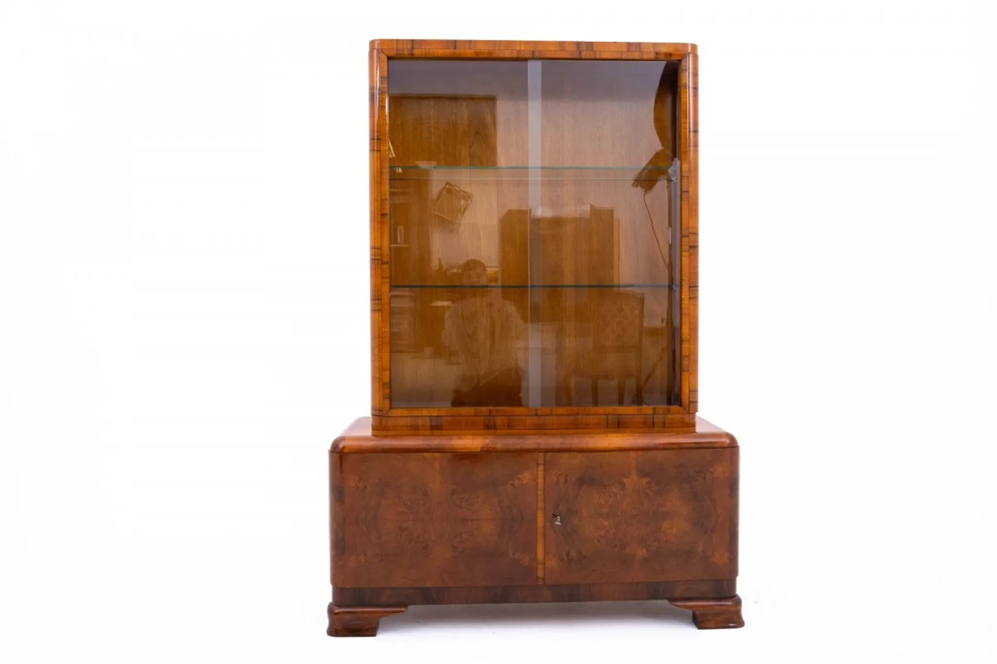 Polish Art Deco display cabinet, circa 1930.