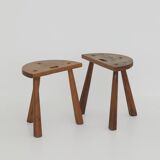 2 tabourets tripodes demi-lune en bois massif vintage Circa 1950