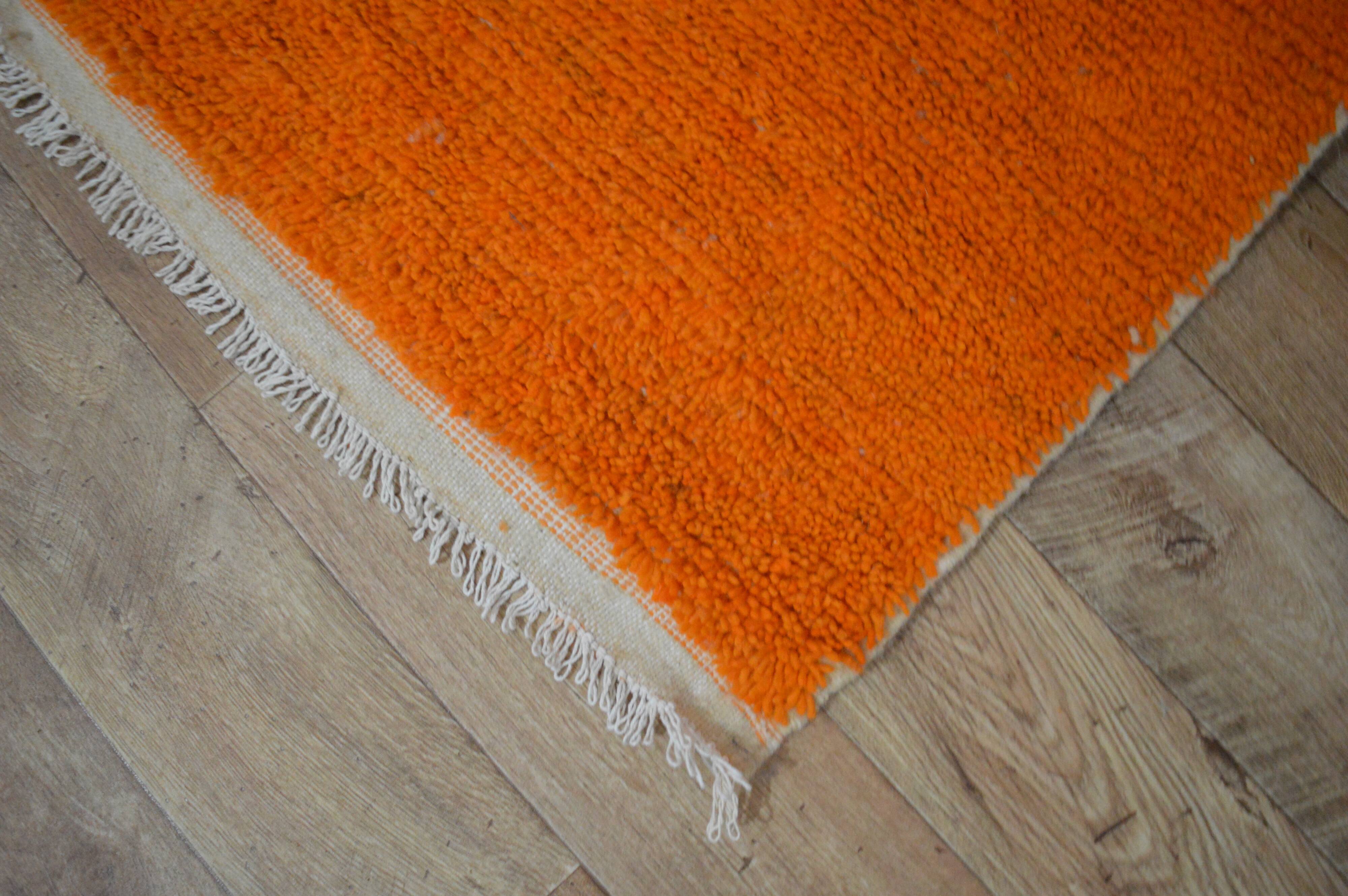Handmade moroccan berber carpet 253 x 146 cm
