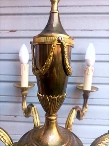 Superb 6-light chandelier in gilded bronze in Louis XVI style, in working condition.