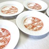 6 vintage white Augusty porcelain soup plates in very good condition.