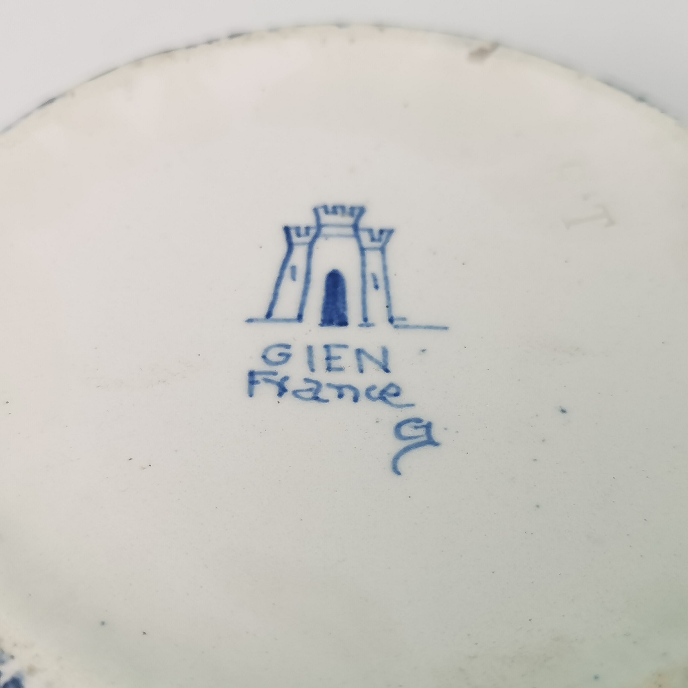 Gien's earthenware candy