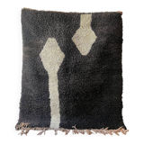 Ancient Berber rug in ecru and black violet, 100% pure virgin wool.