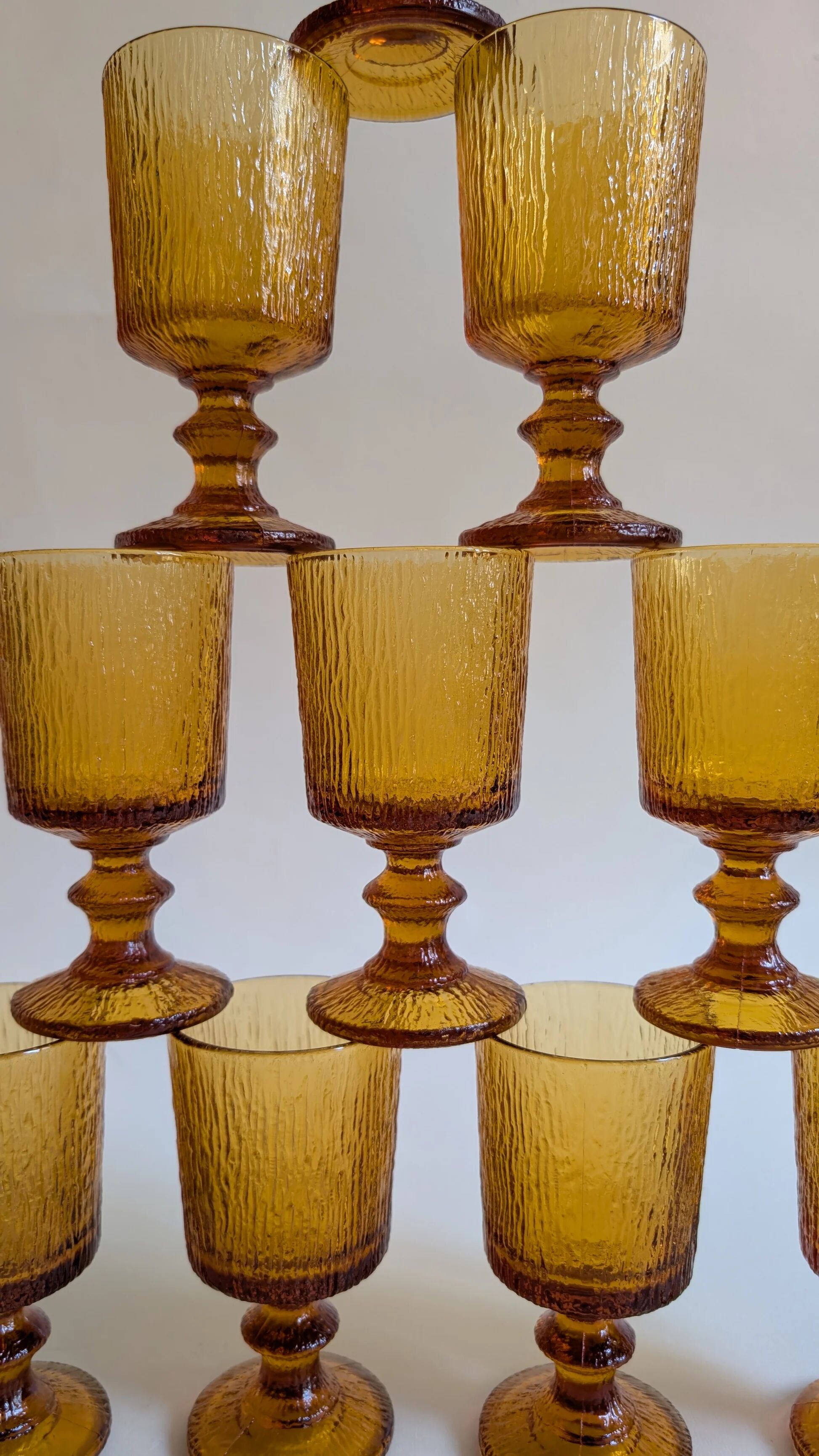 Set of 10 orange glasses