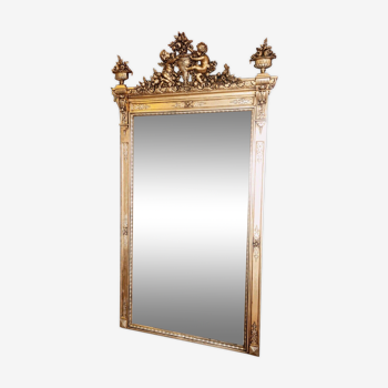 Miroir doré avec des anges