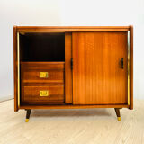 Cabinet with sliding doors