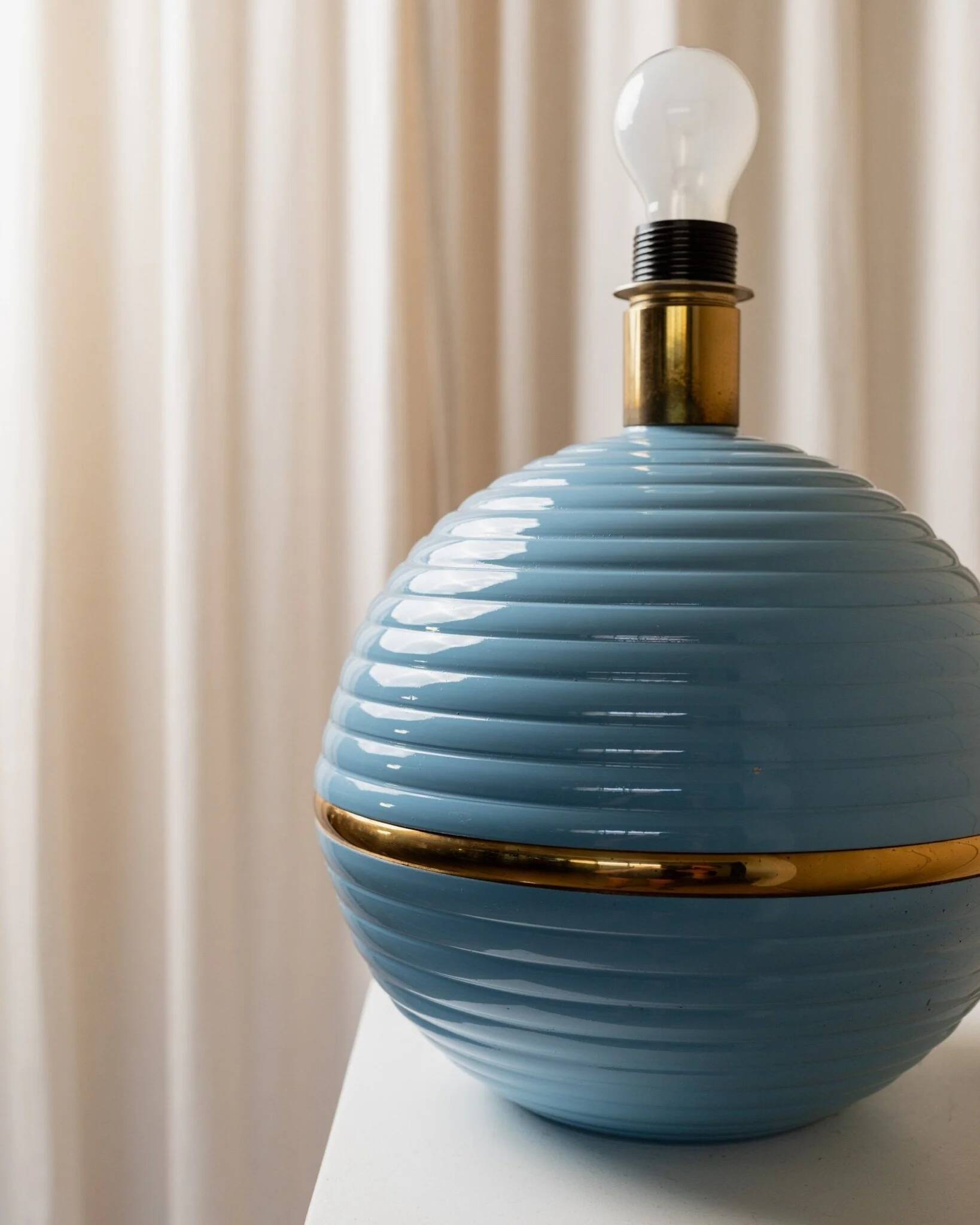 XXL light blue ceramic table lamp with gold band, Italy 1980s, Hollywood Regency