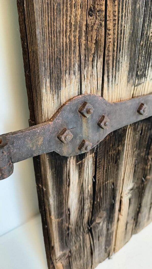 Portes d'écurie anciennes uniques