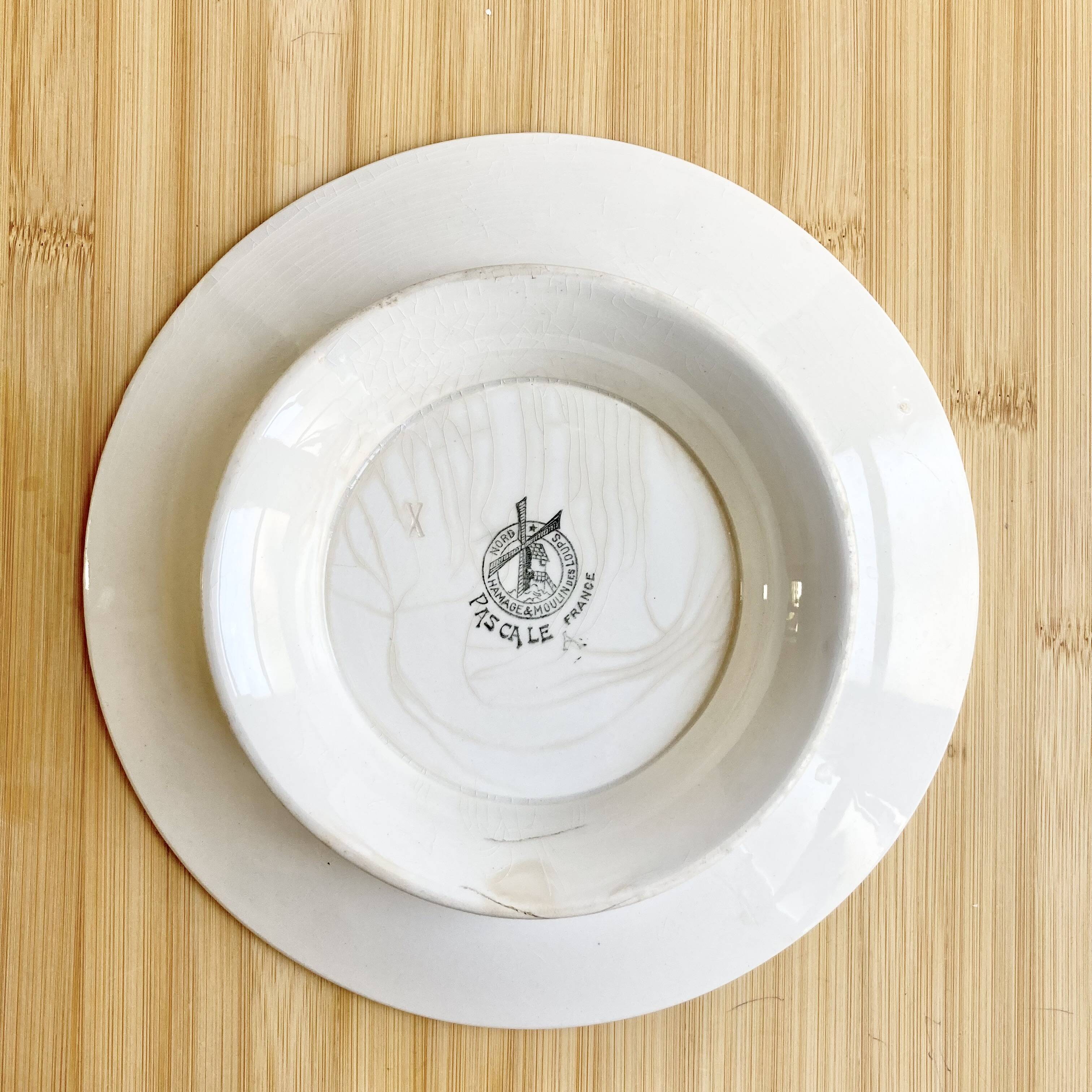 Plate on foot / Art Deco / Moulin des Loups