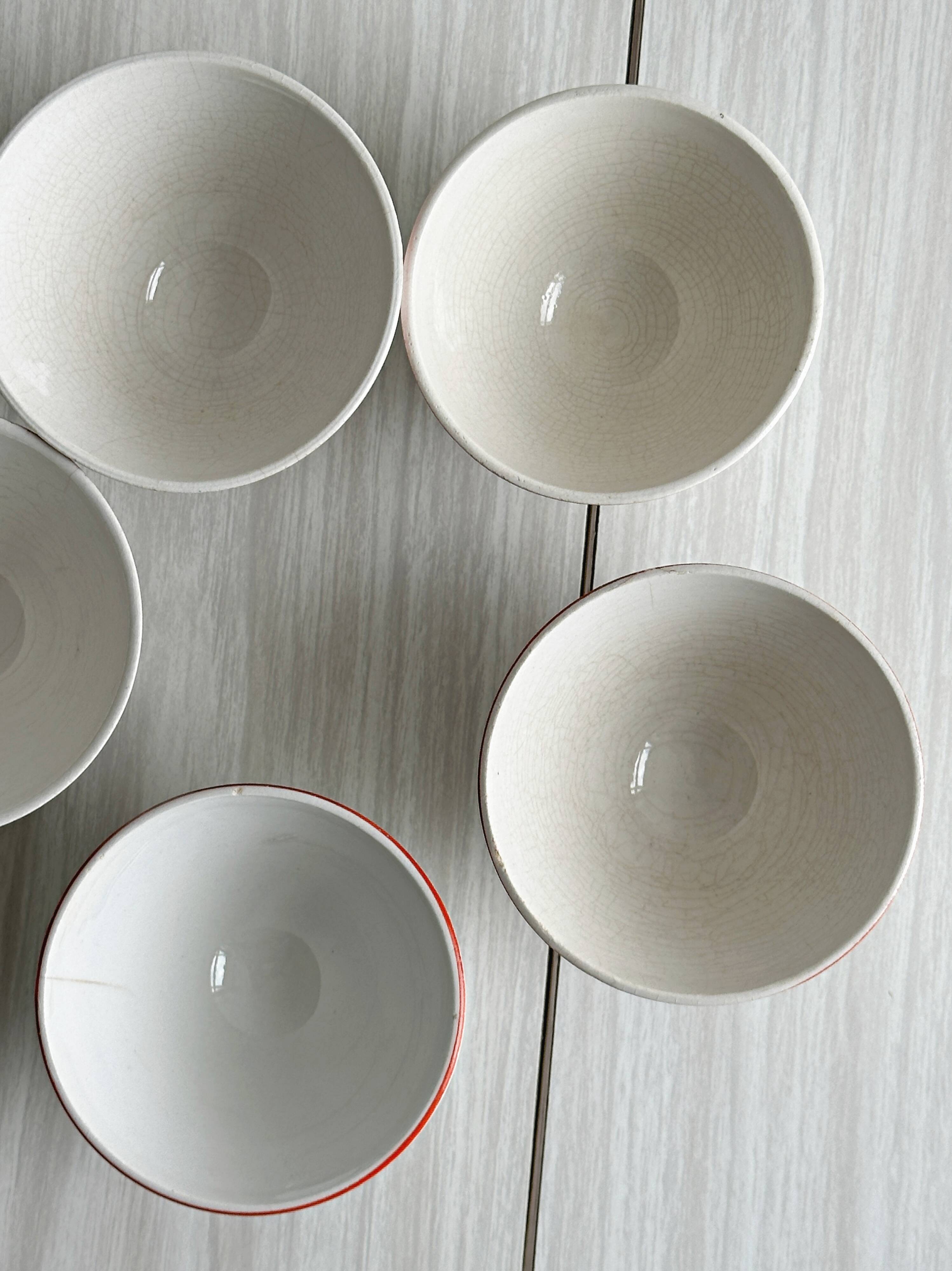 Set of 5 small ceramic bowls
