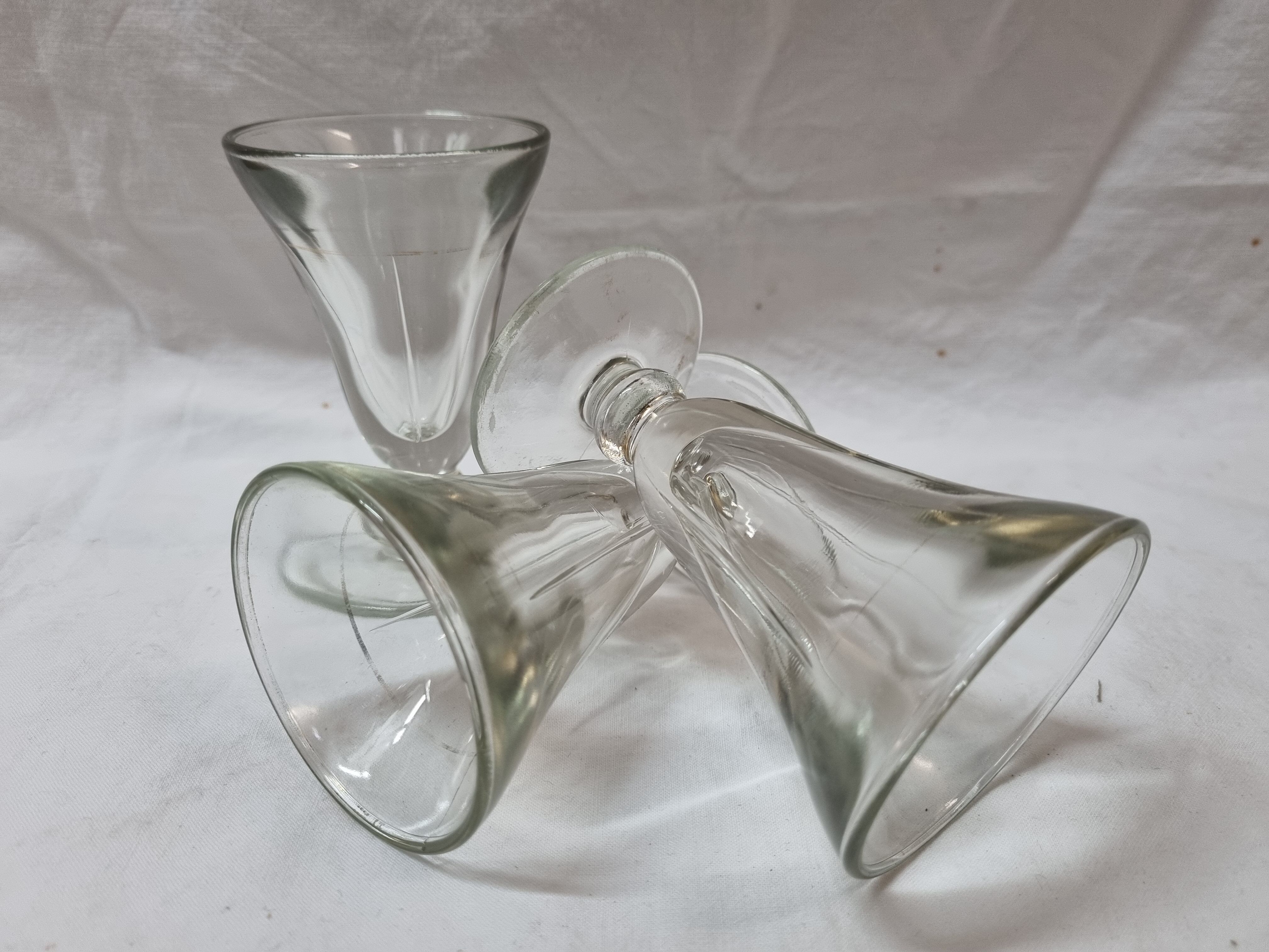 3 glasses bistrot early twentieth