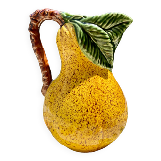 Pichet en forme de fruit, poire, barbotine
