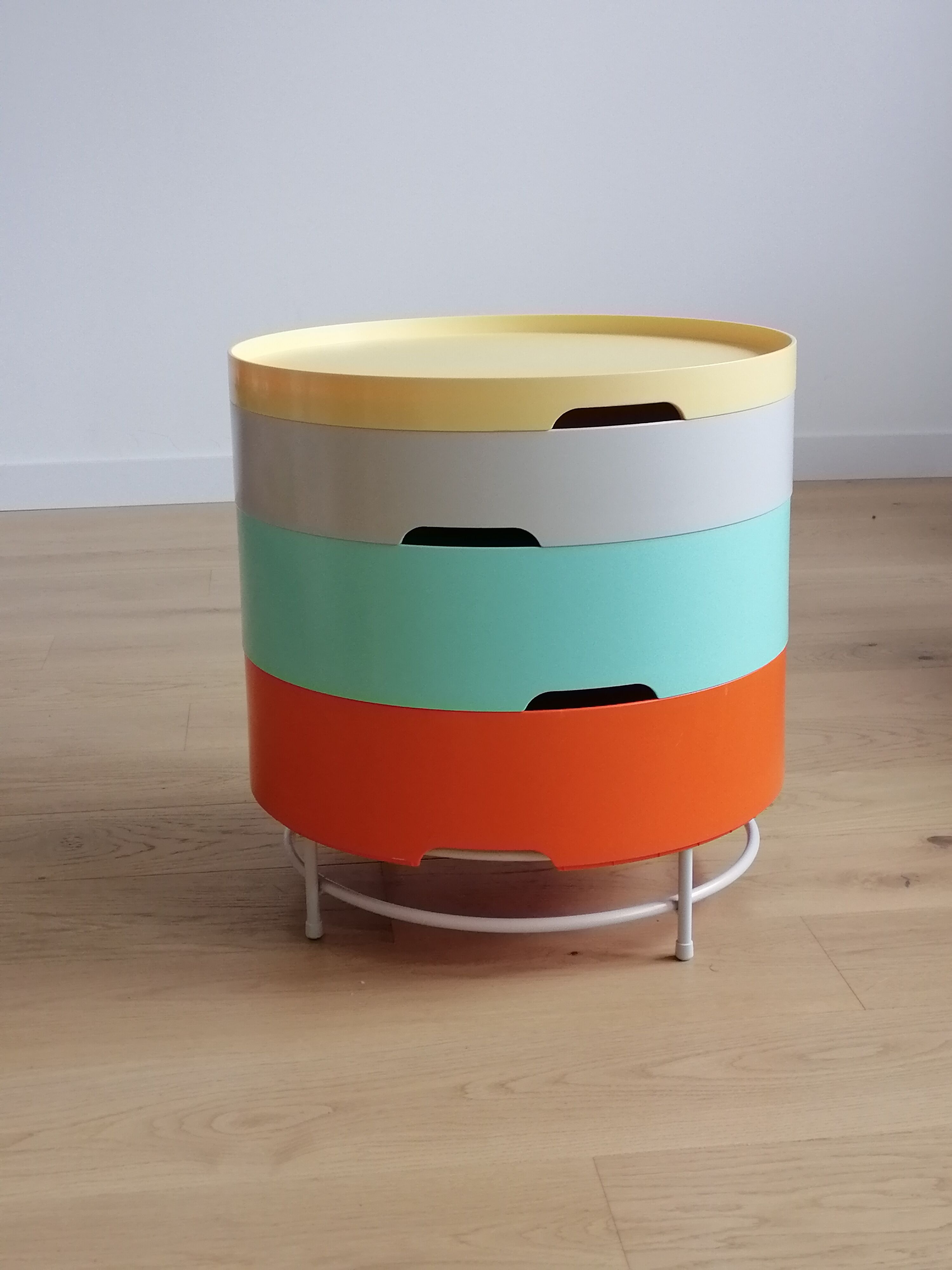 Side table Ikea PS 2014 T. Richards, C. Brill en A. Williams -