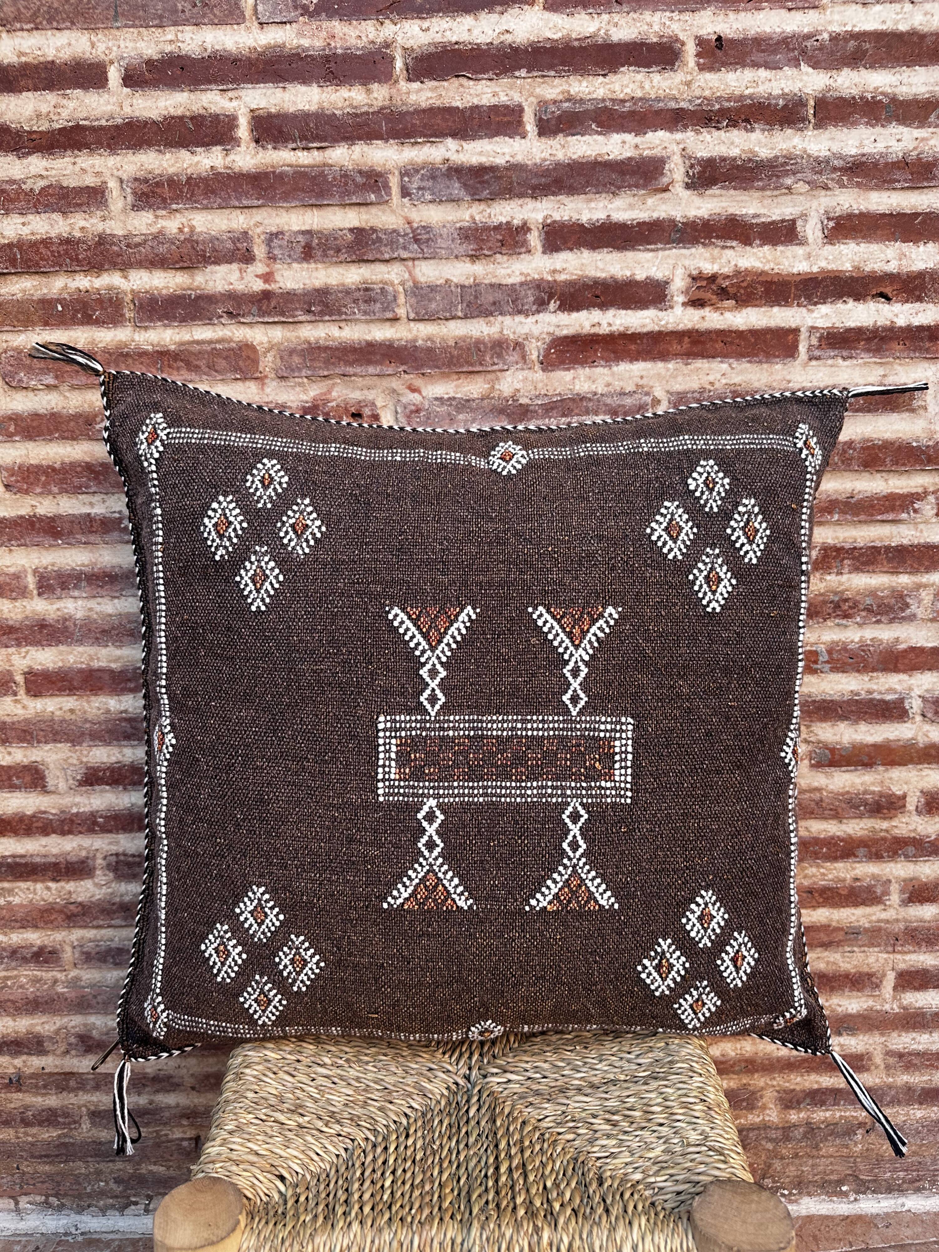 Handwoven cactus silk cushion cover: Berber bohemian cushion