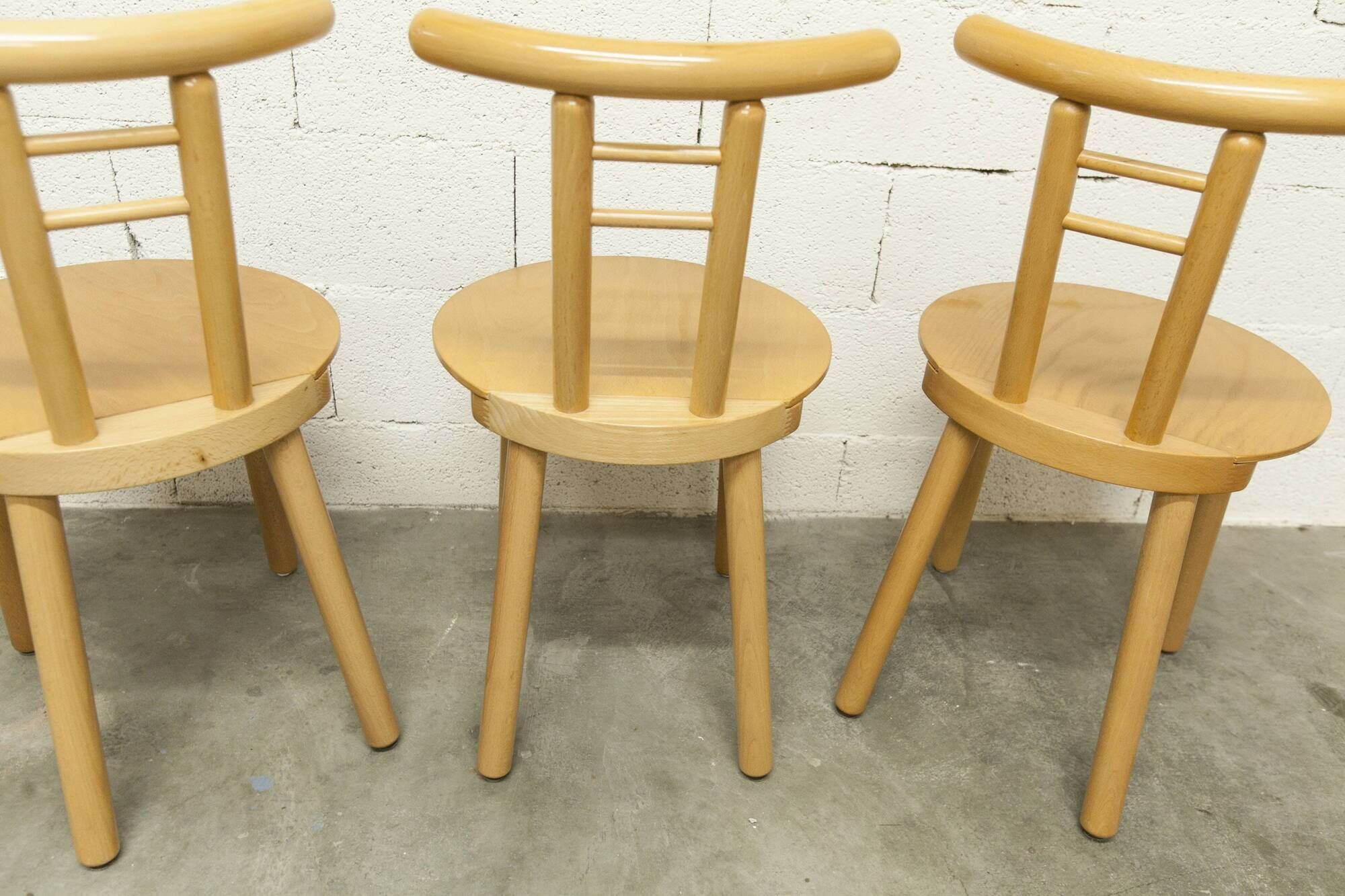 Set of 3 minimalist chairs in light wood 1980 Italy