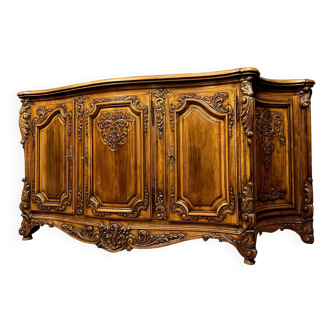 Buffet en enfilade style Louis XV incurvé et galbé en noyer, circa 1920