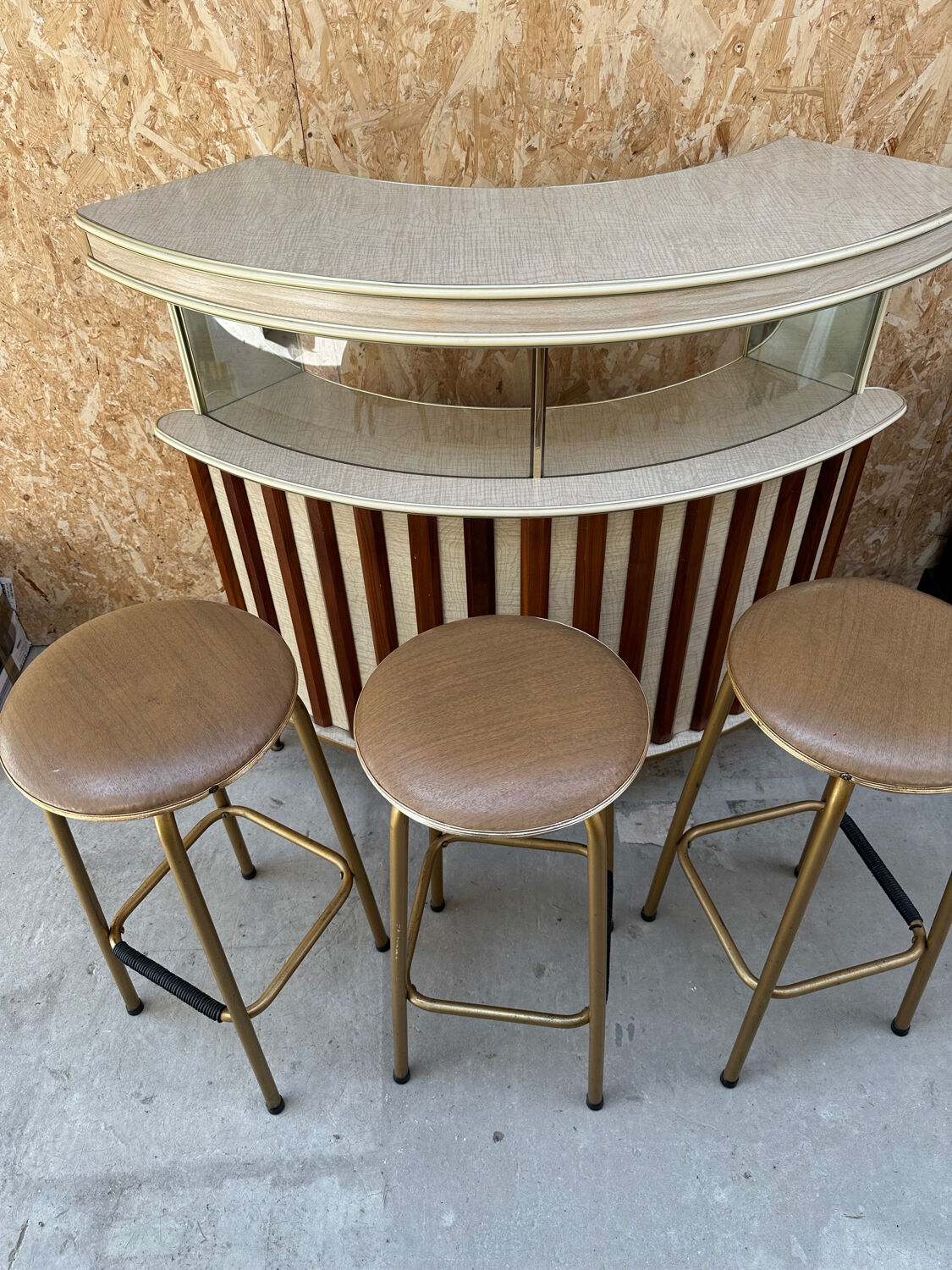 Bar à cocktail vintage en formica