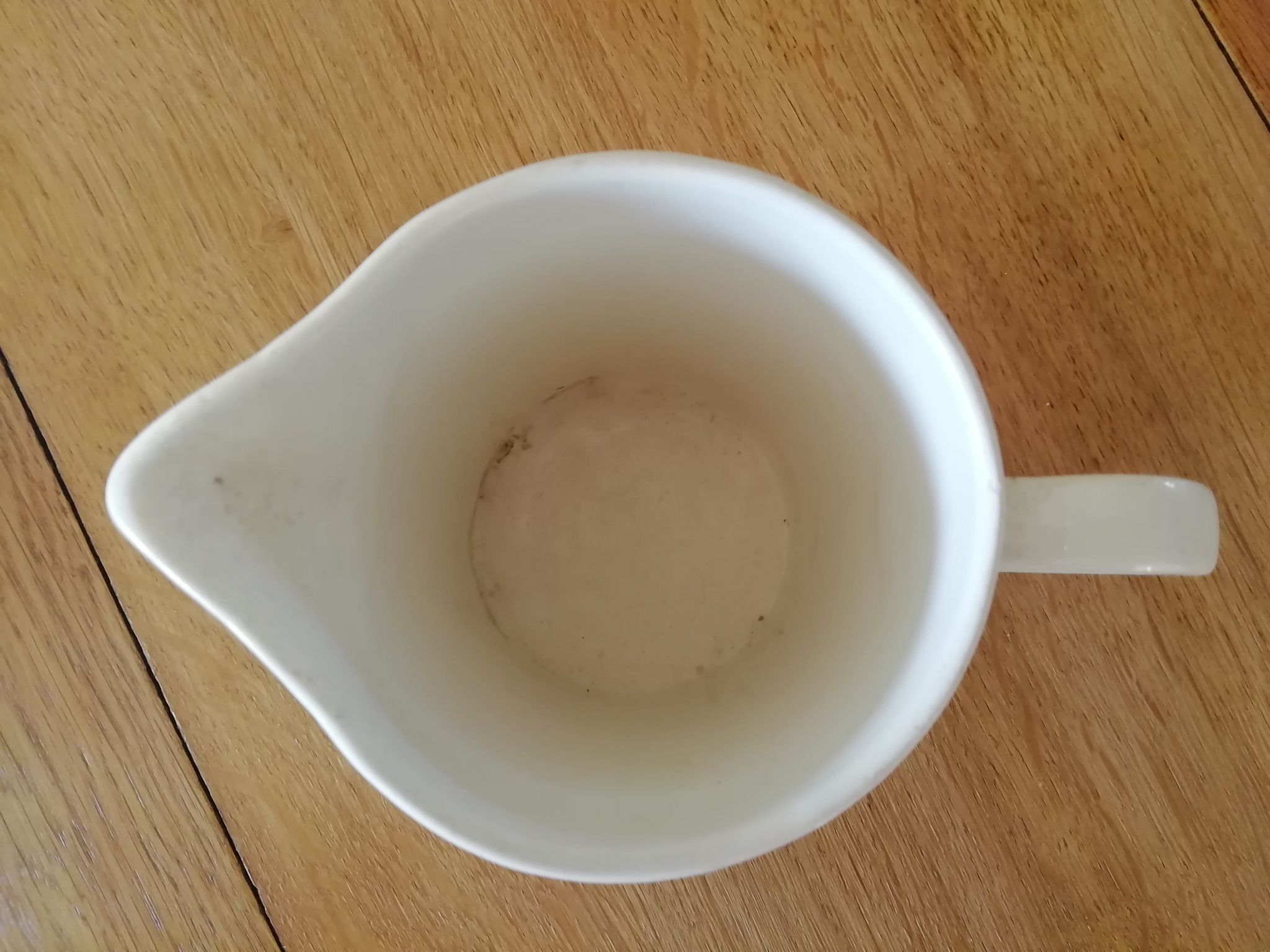 Pichet blanc en faïence