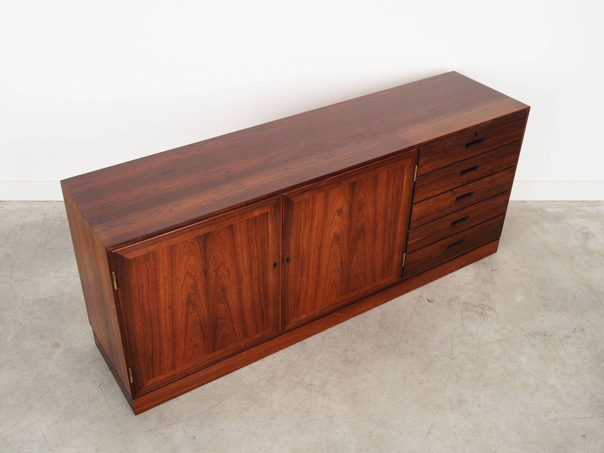 Enfilade en palissandre, design danois, années 1970, designer : Kai Winding