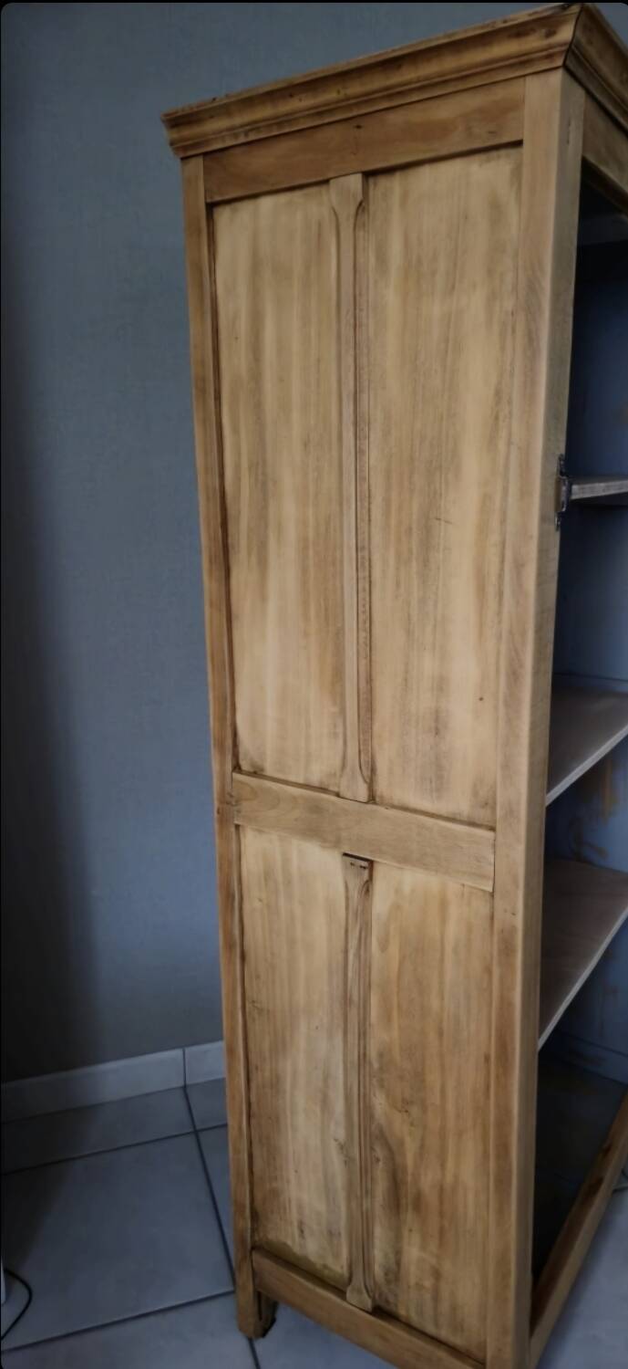 Armoire parisienne