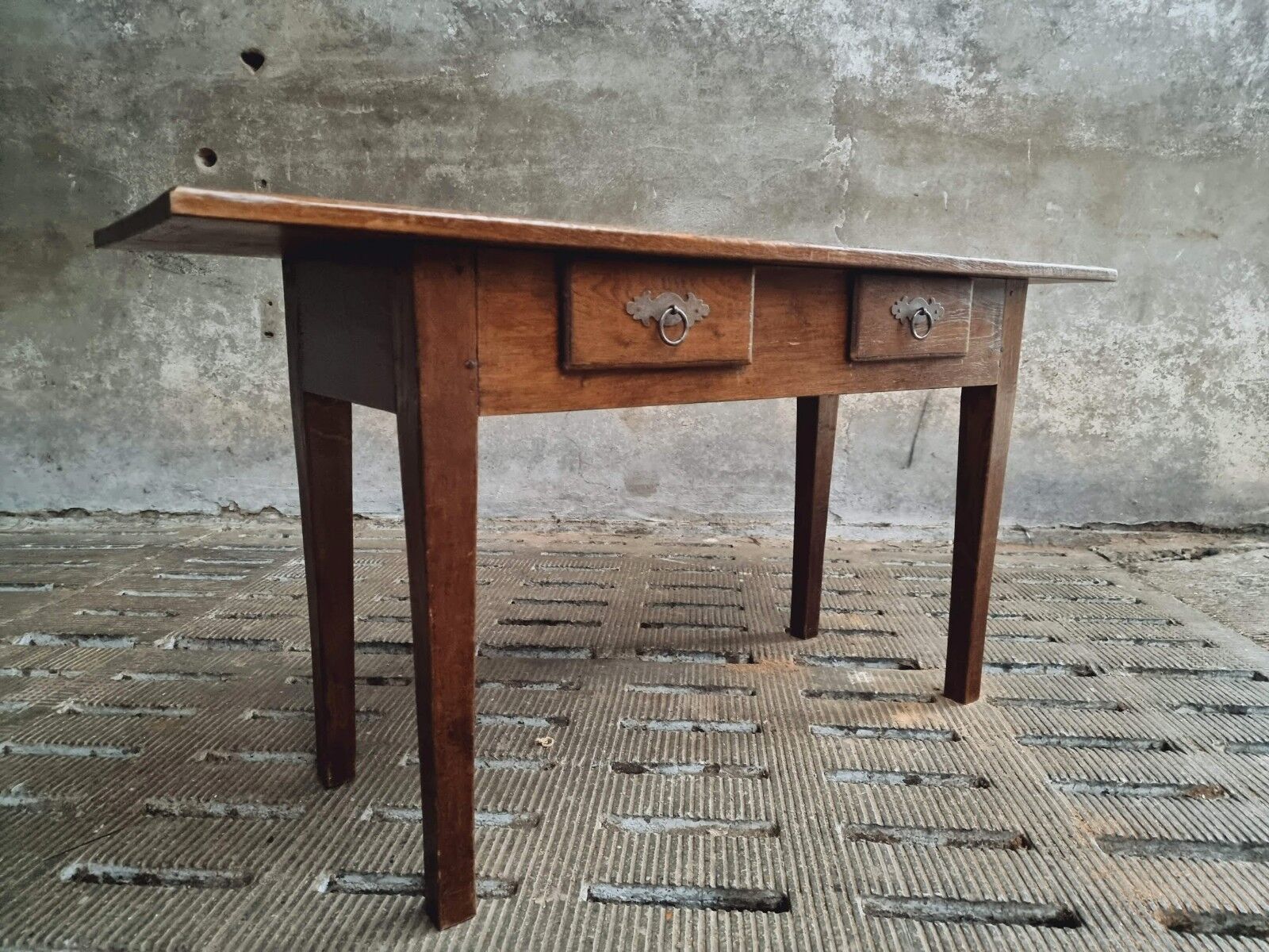 Old side table oak with drawers