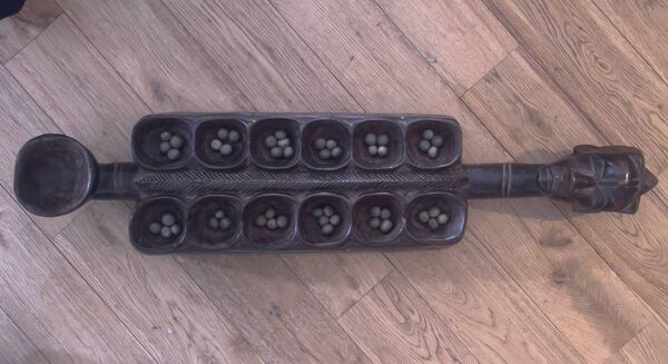 Grand jeu Awale Baoule en bois (Burkina Faso)