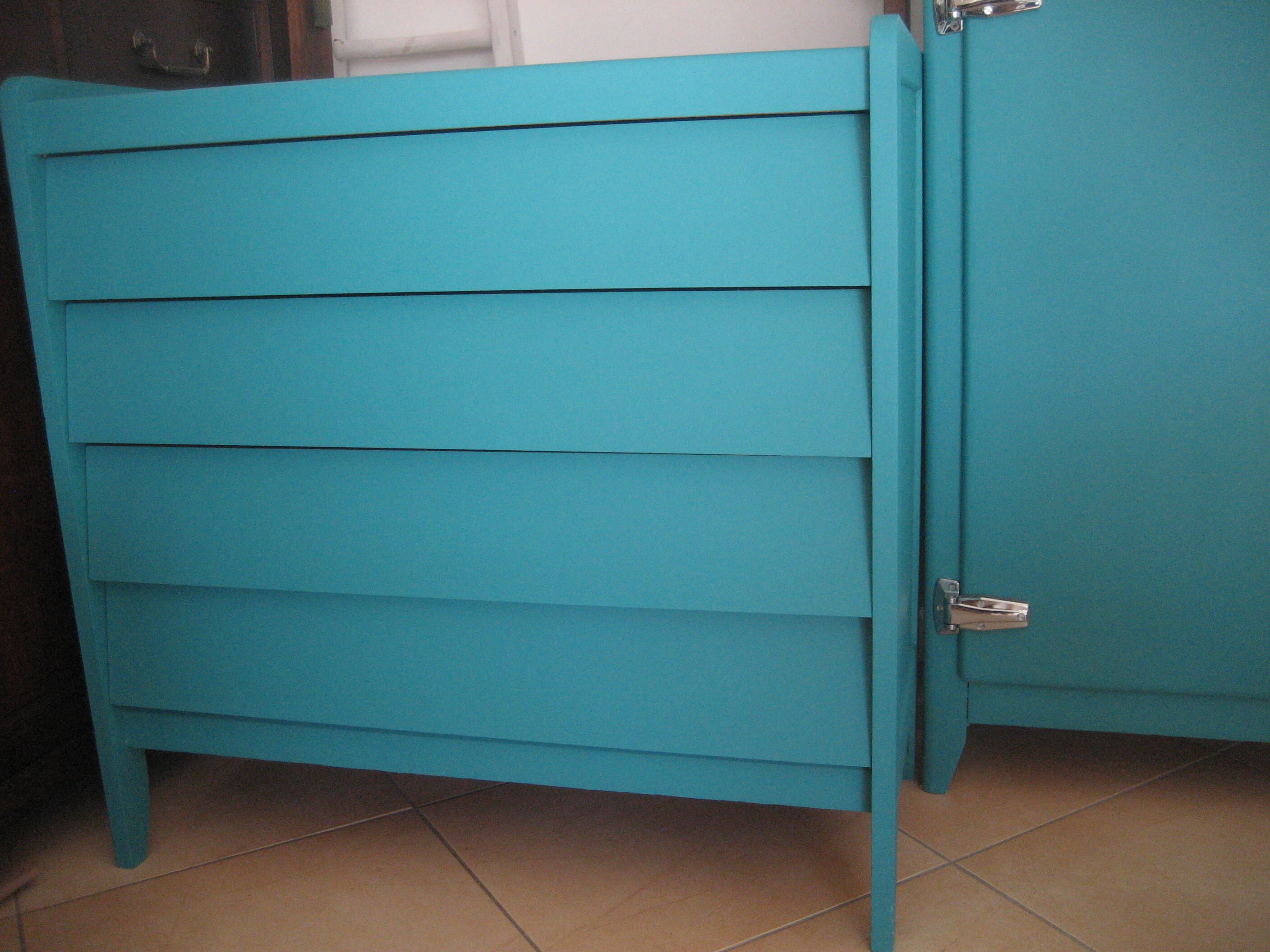 Commode années 60 70 repeinte en bleu