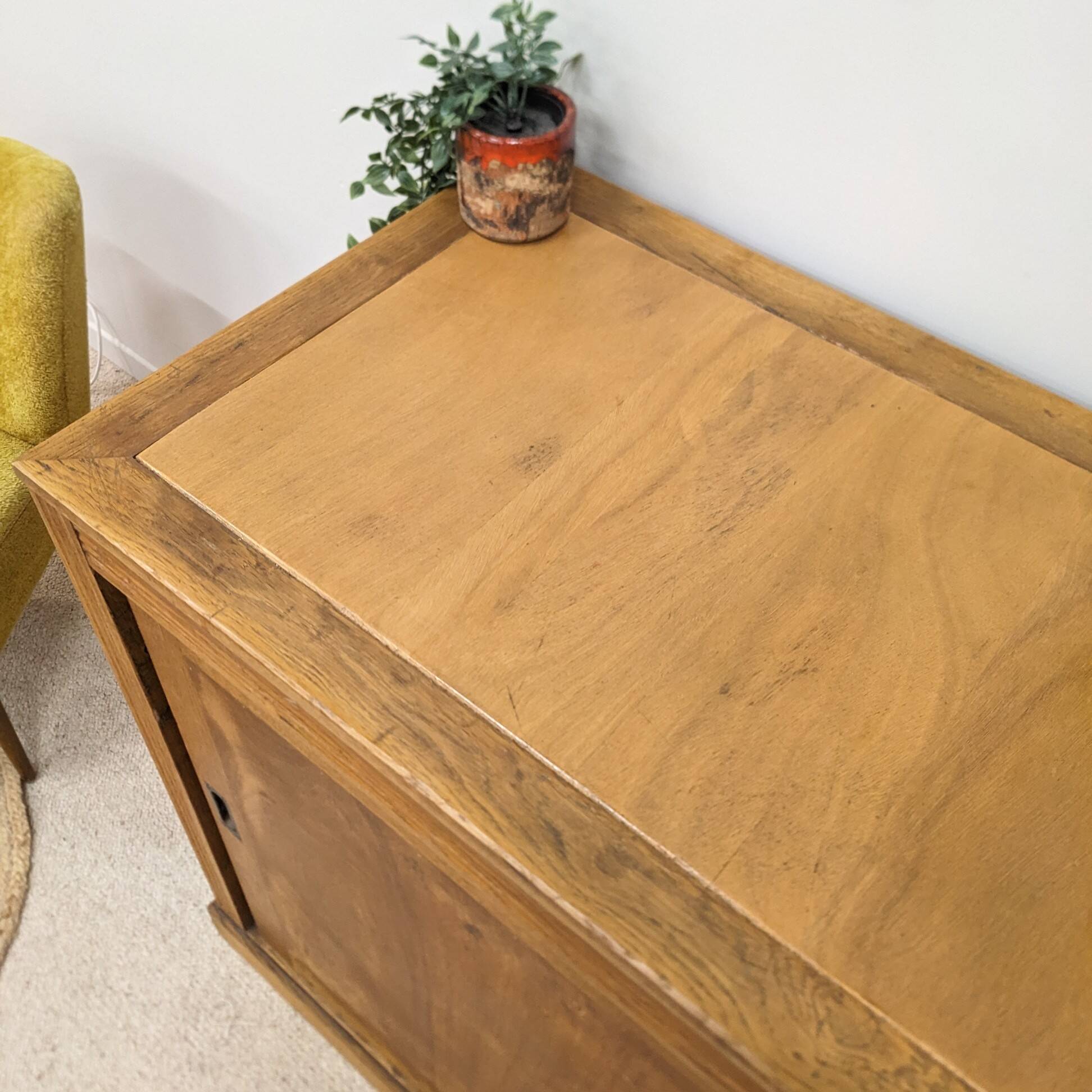 Vintage sliding door counter