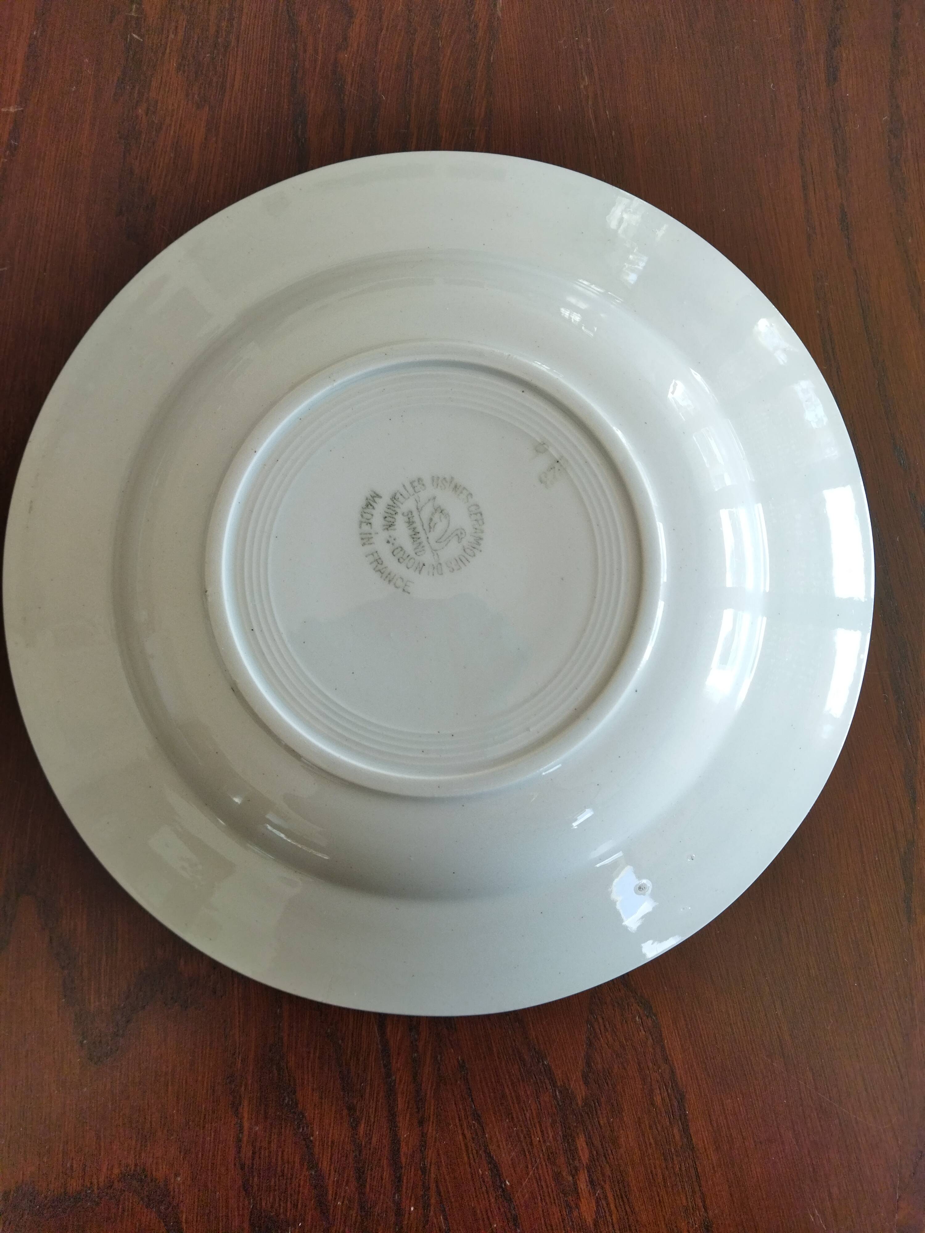8 iron earthenware plates (St Amand Hamage HB & Cie Sarreguemines Digoin)