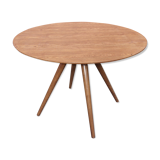 Round table compass feet