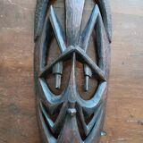 Masque africain en bois vintage