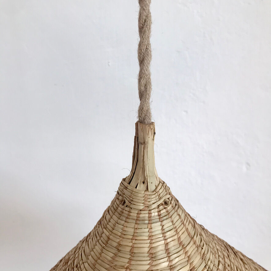 Straw hat suspension
