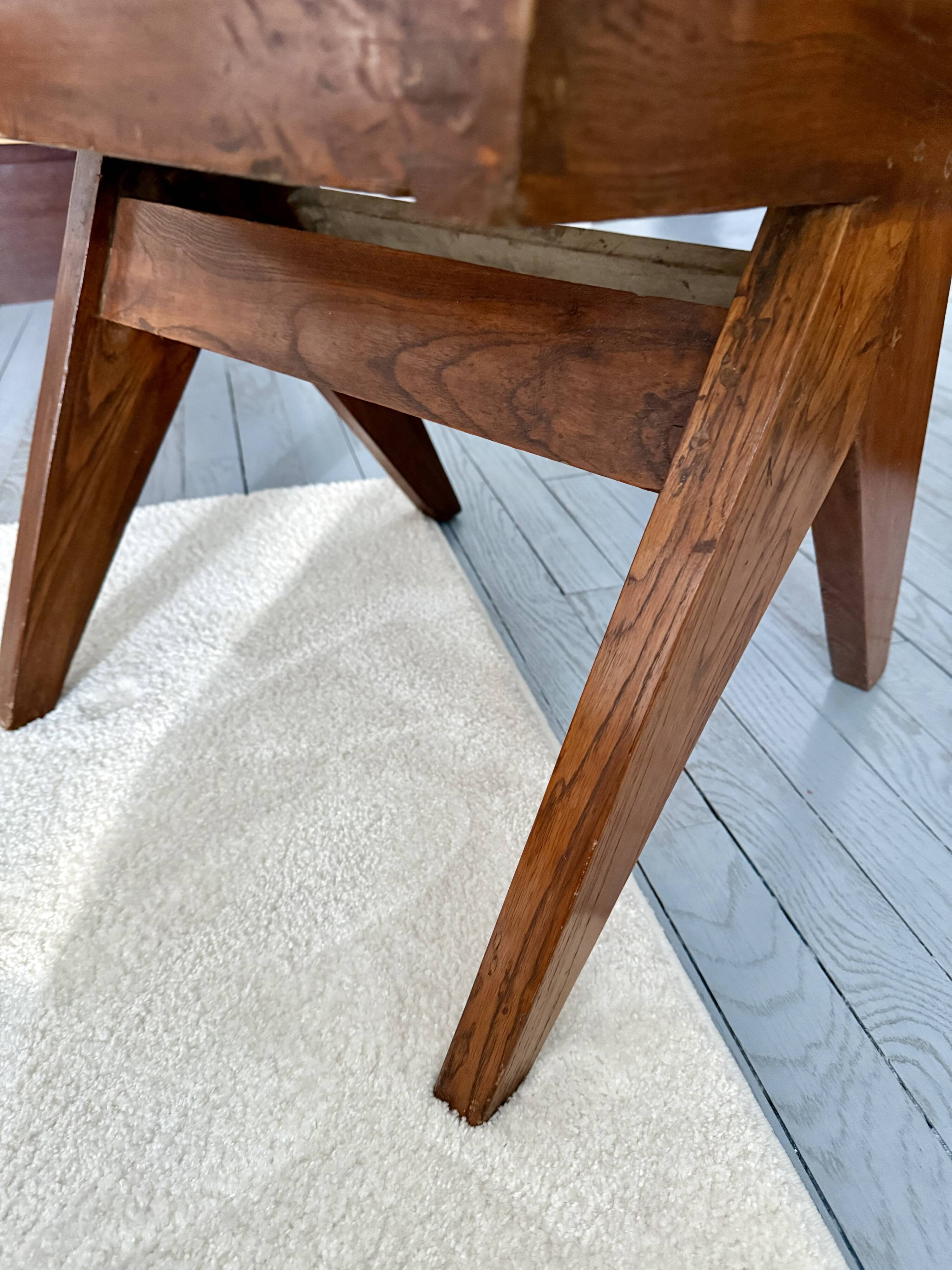 Pierre Jeanneret chaise modèle à  écritoire
