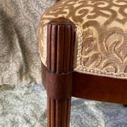 Paire de chaises anciennes en noyer