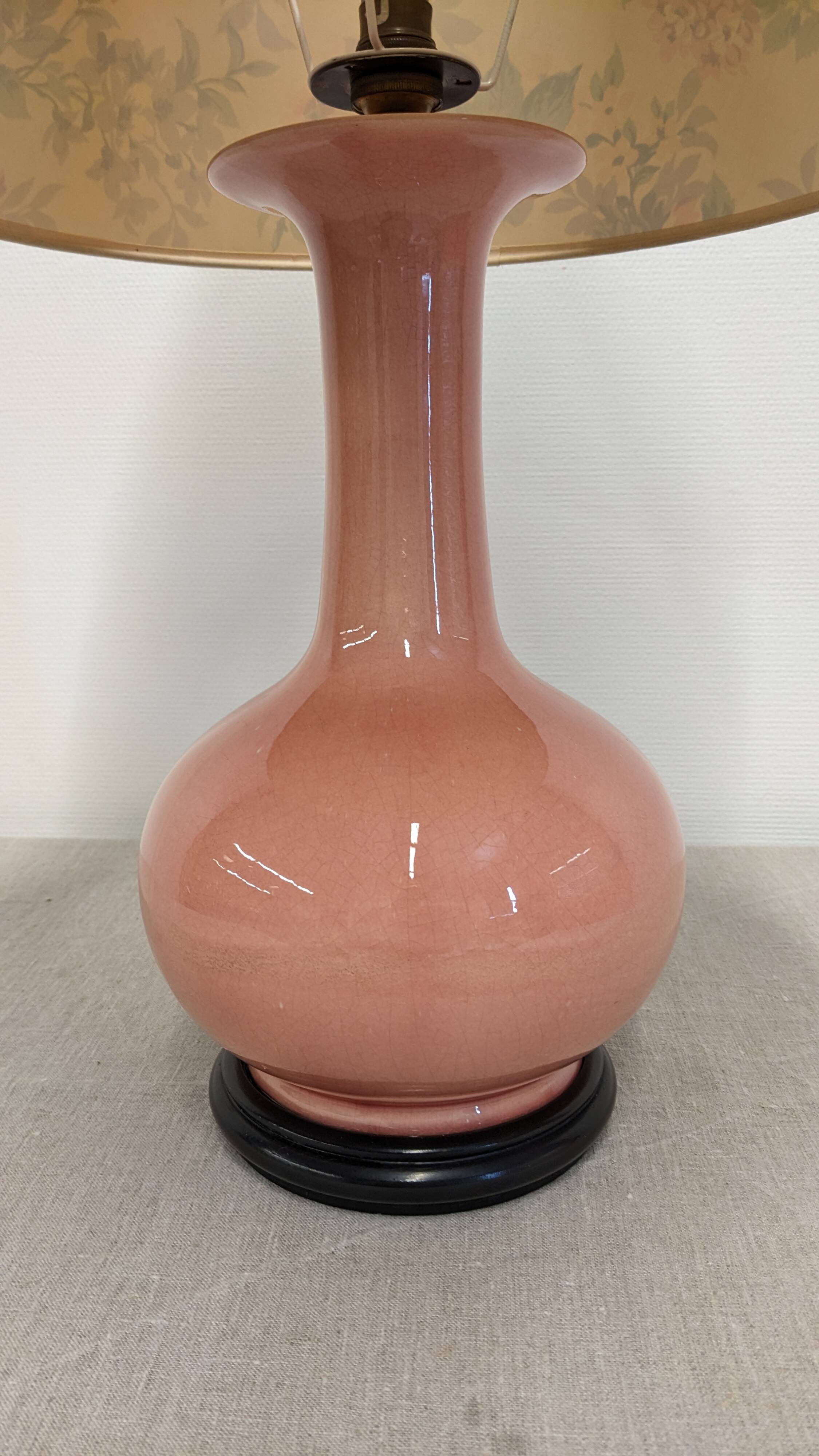 Charolles faience lamp in pink by Jacques Molin, France circa 1970.