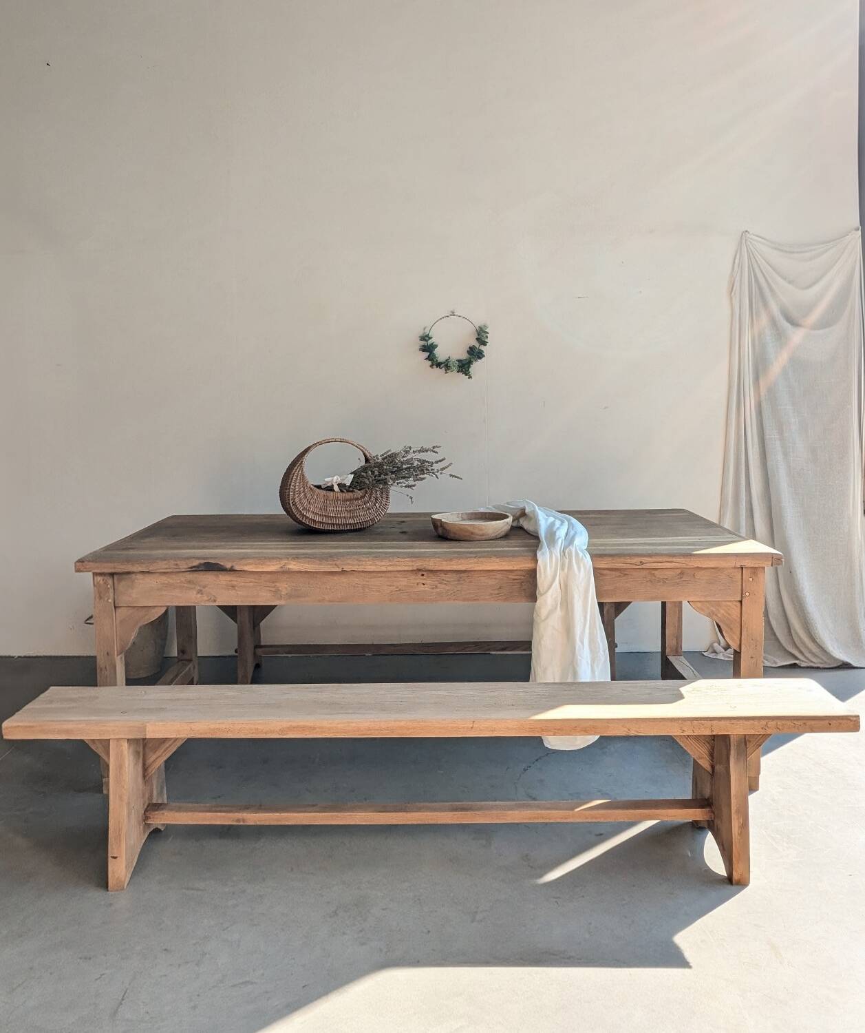 Farmhouse table with drawers for 10 people